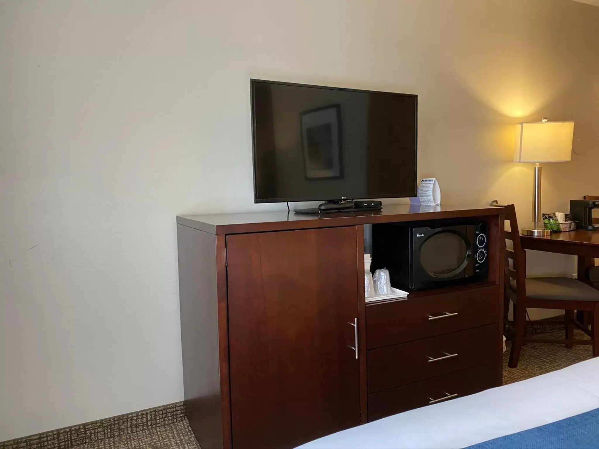 TV and multimedia, TV/Entertainment Center in Comfort Inn Lacey - Olympia