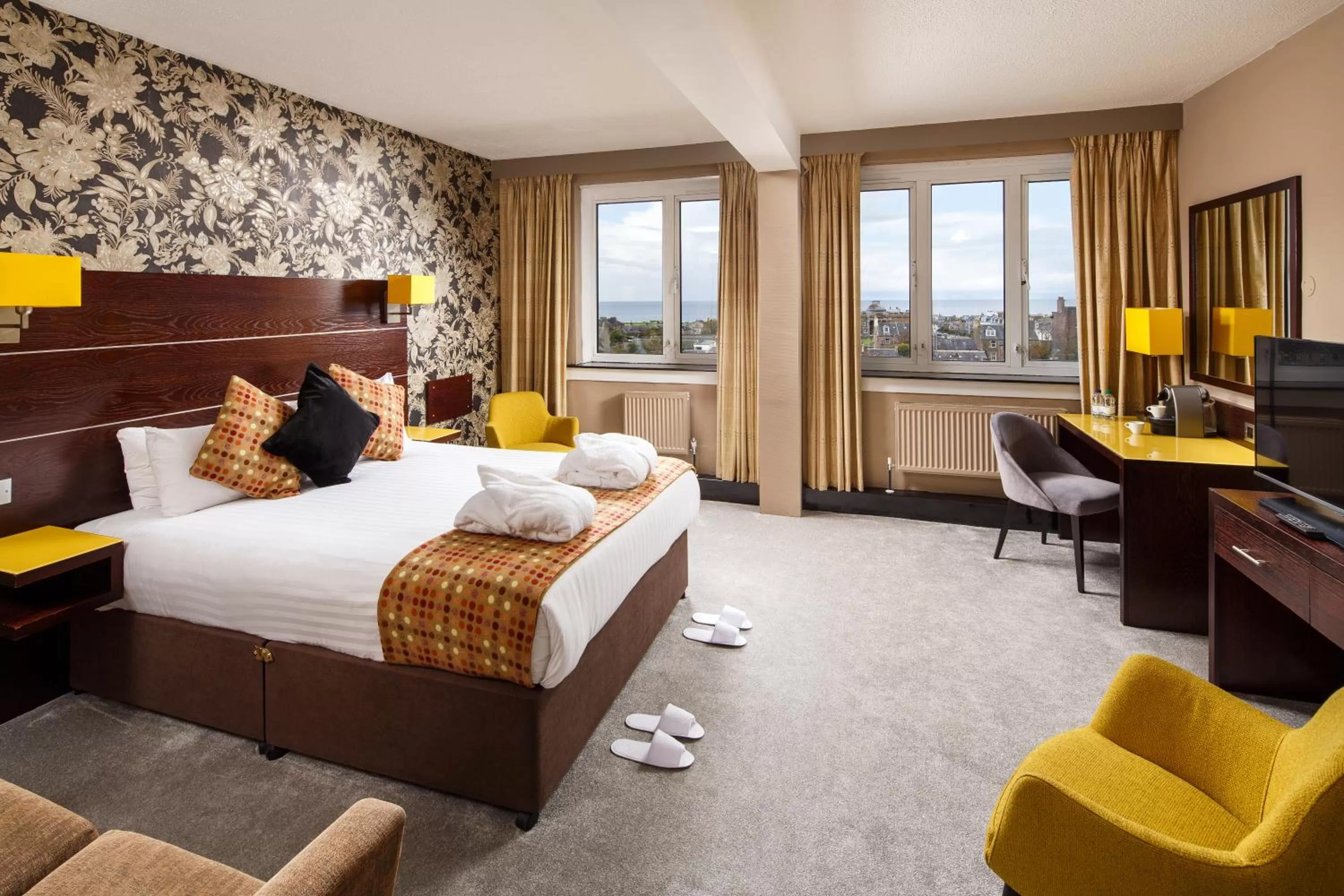 TV and multimedia, Bed in Mercure Ayr Hotel