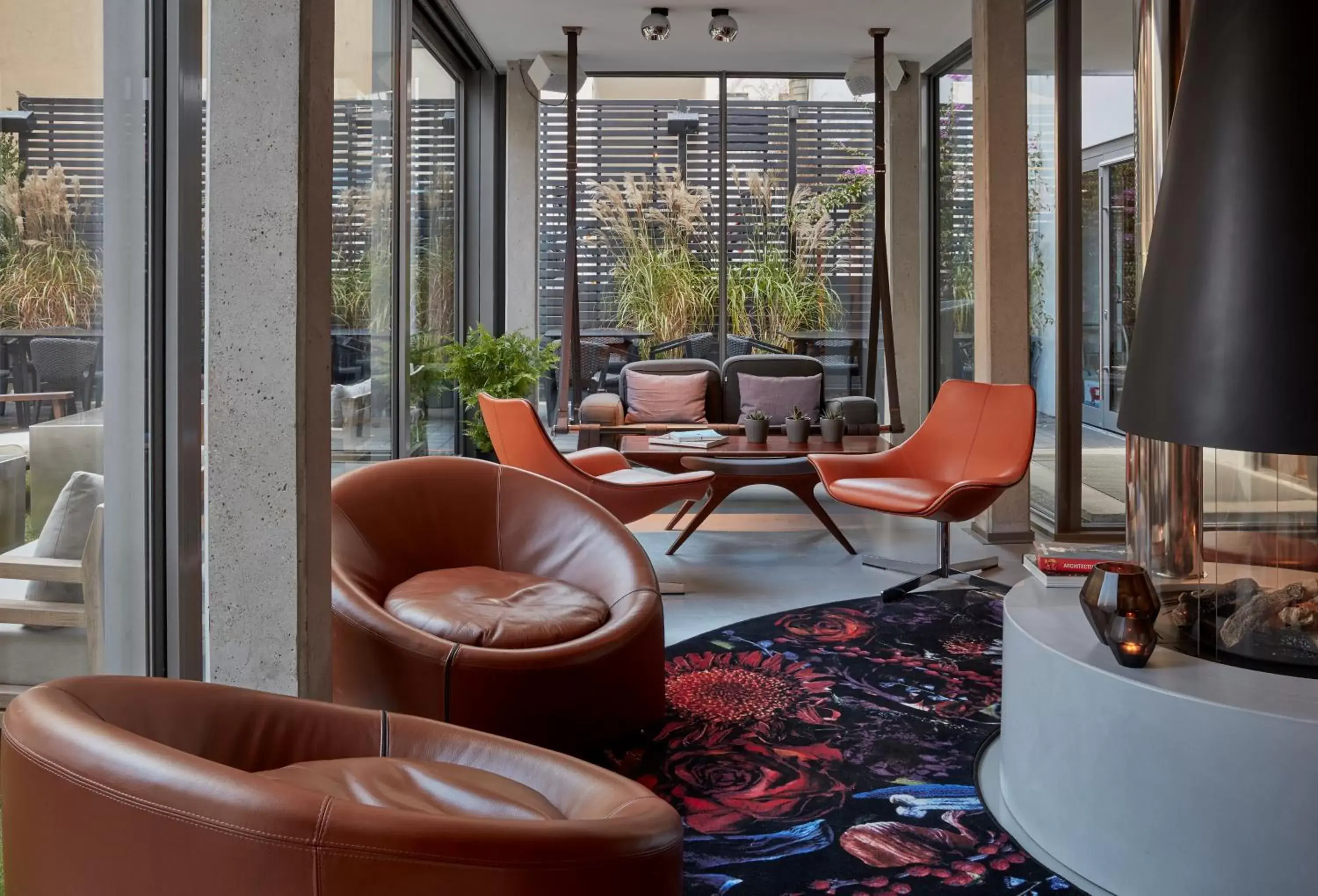 Lounge or bar, Seating Area in Sir Savigny Hotel, Berlin, a Member of Design Hotels