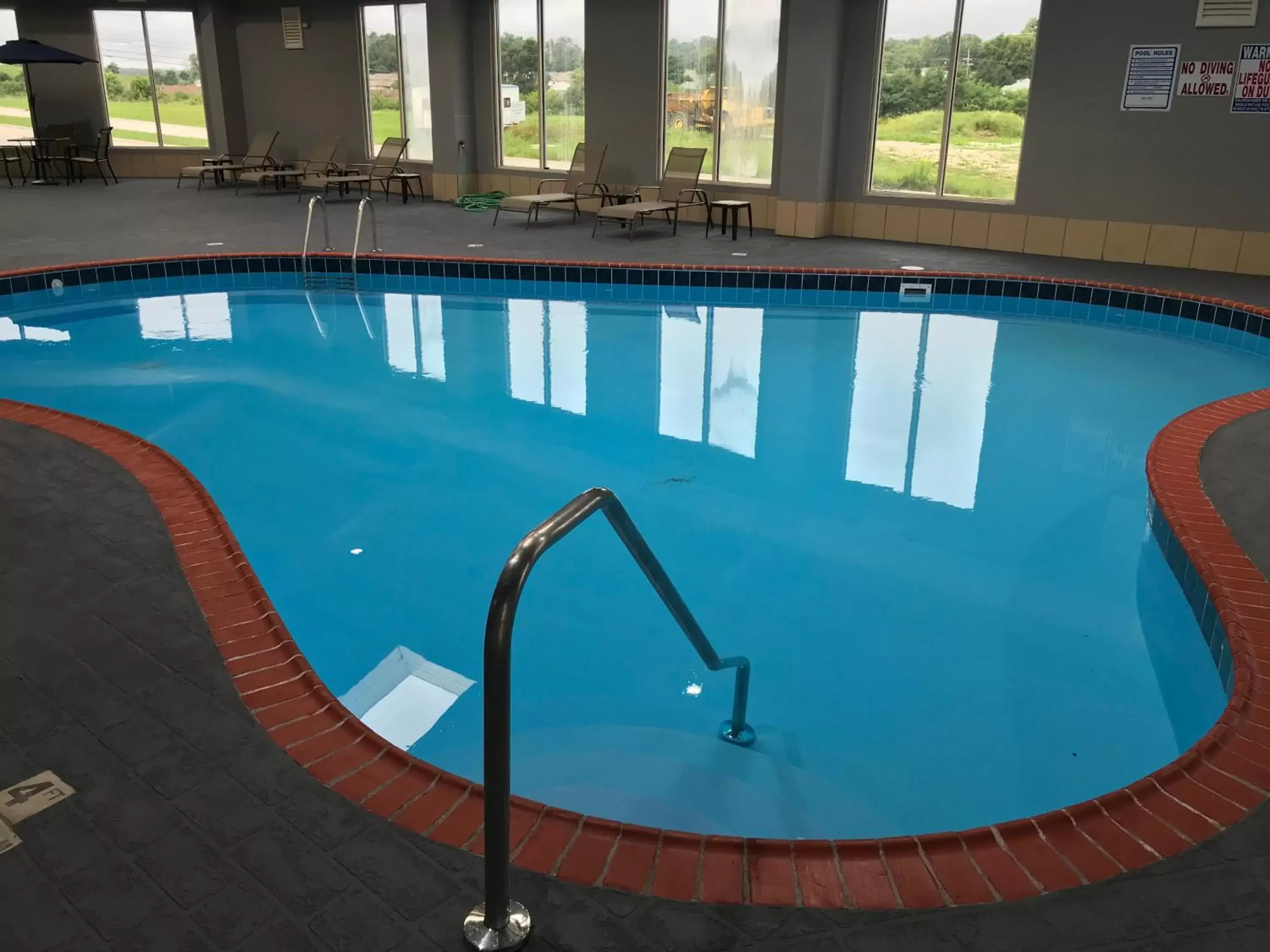 Pool view, Swimming Pool in Quality Inn and Conference Center Richmond
