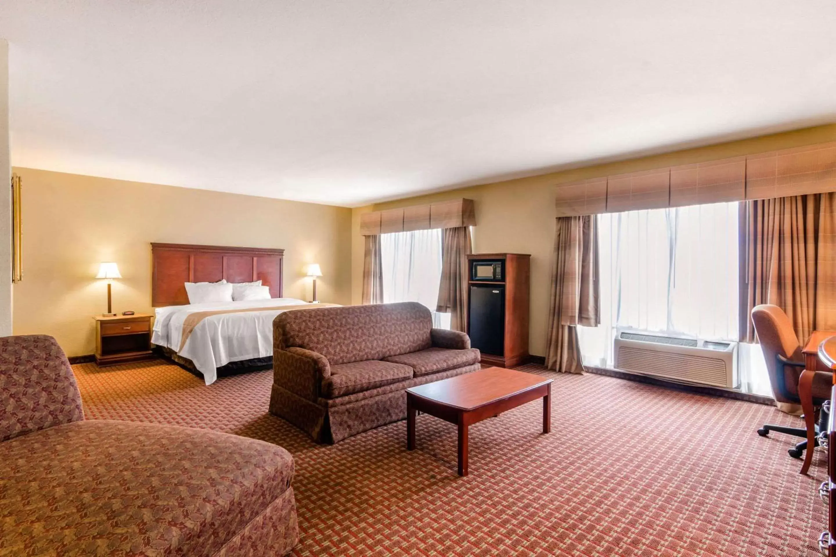 Photo of the whole room in Quality Inn & Suites Carthage
