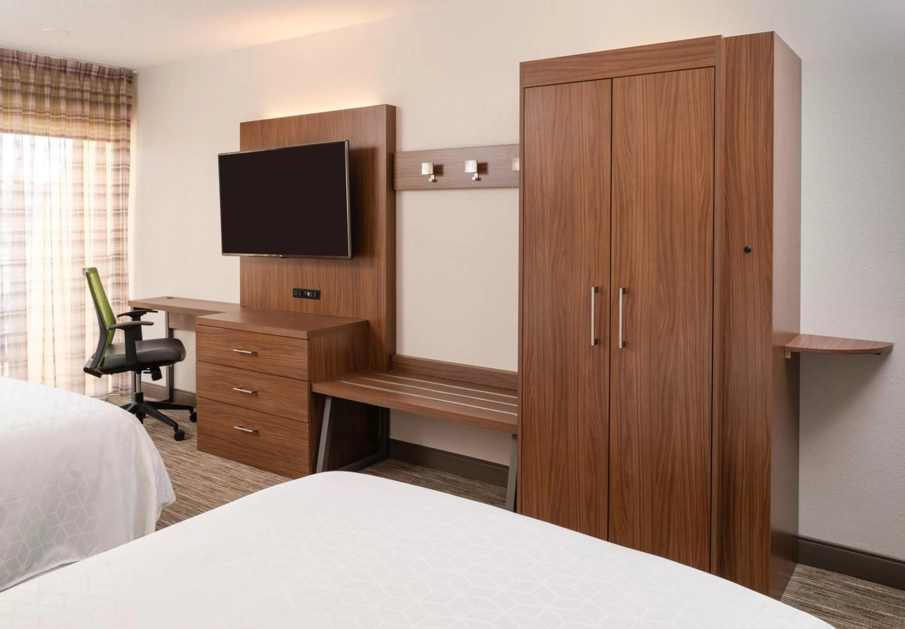 Photo of the whole room, Bed in Holiday Inn Express Boca Raton - West by IHG