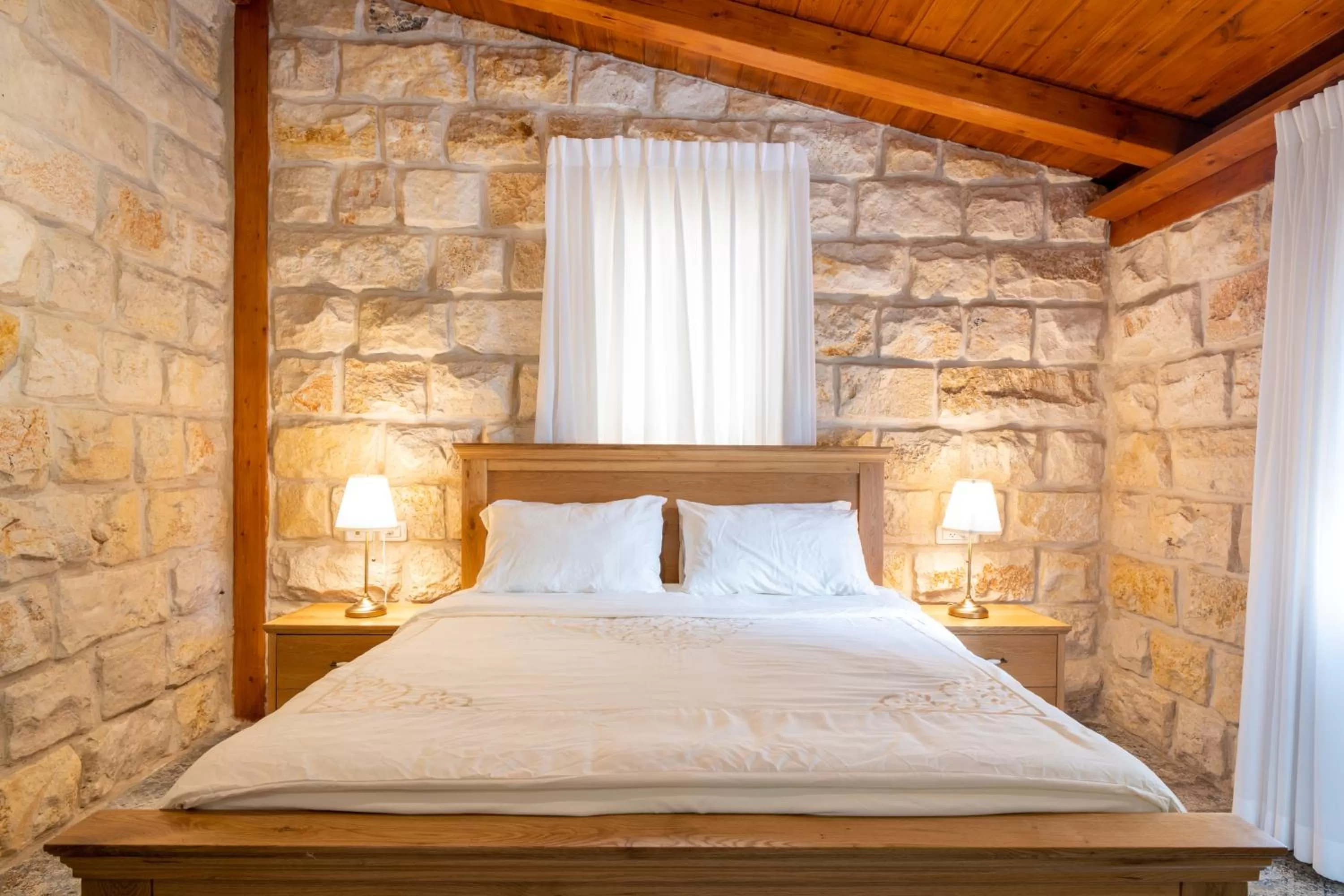 Bed in Via Maria Boutique Suites - Free Parking