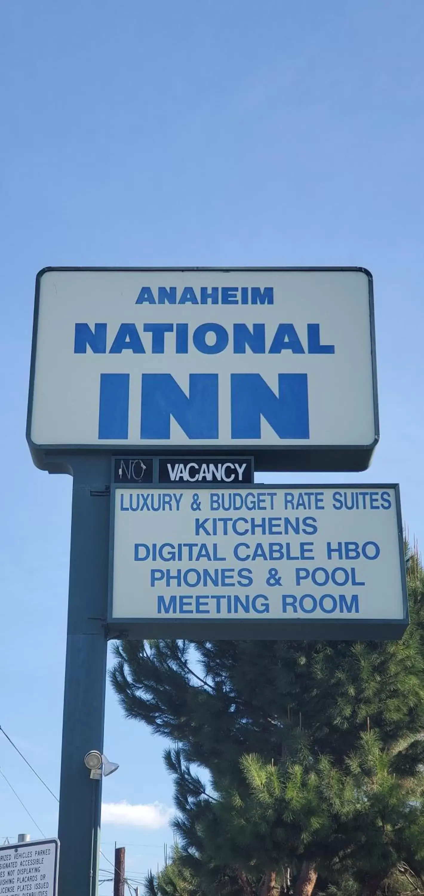 Property logo or sign in Anaheim National Inn