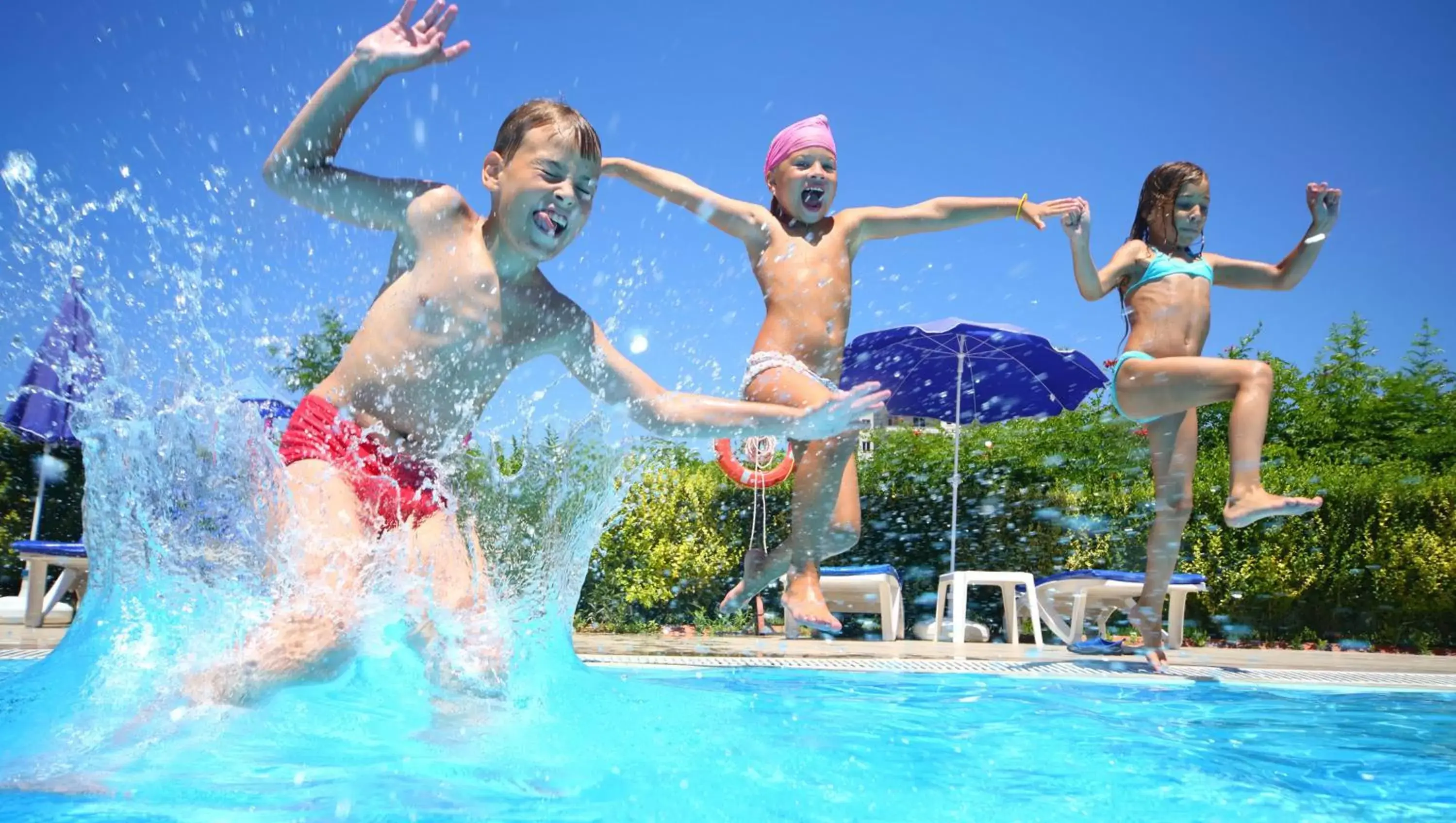 Swimming Pool in Ticaboo Lodge Lake Powell