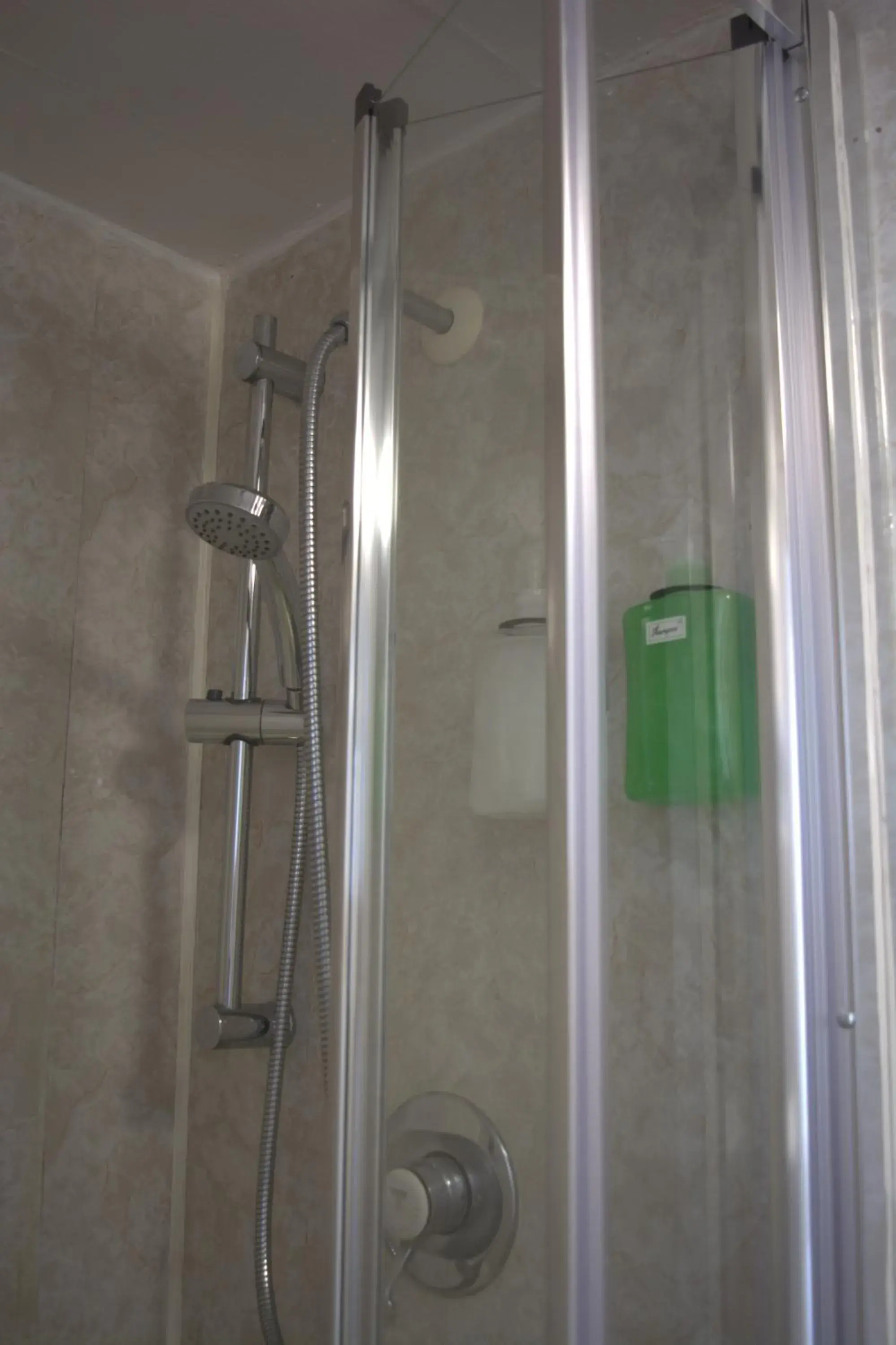 Shower, Bathroom in Horizon B And B