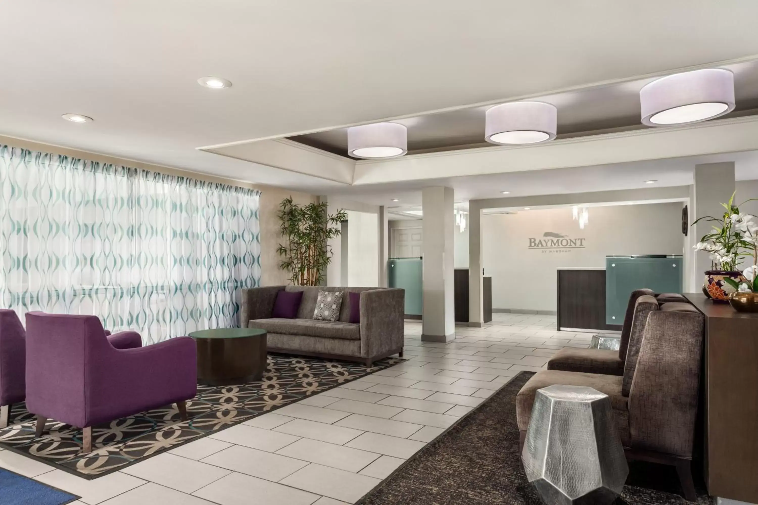 Lobby or reception, Seating Area in Baymont by Wyndham Springfield I-44