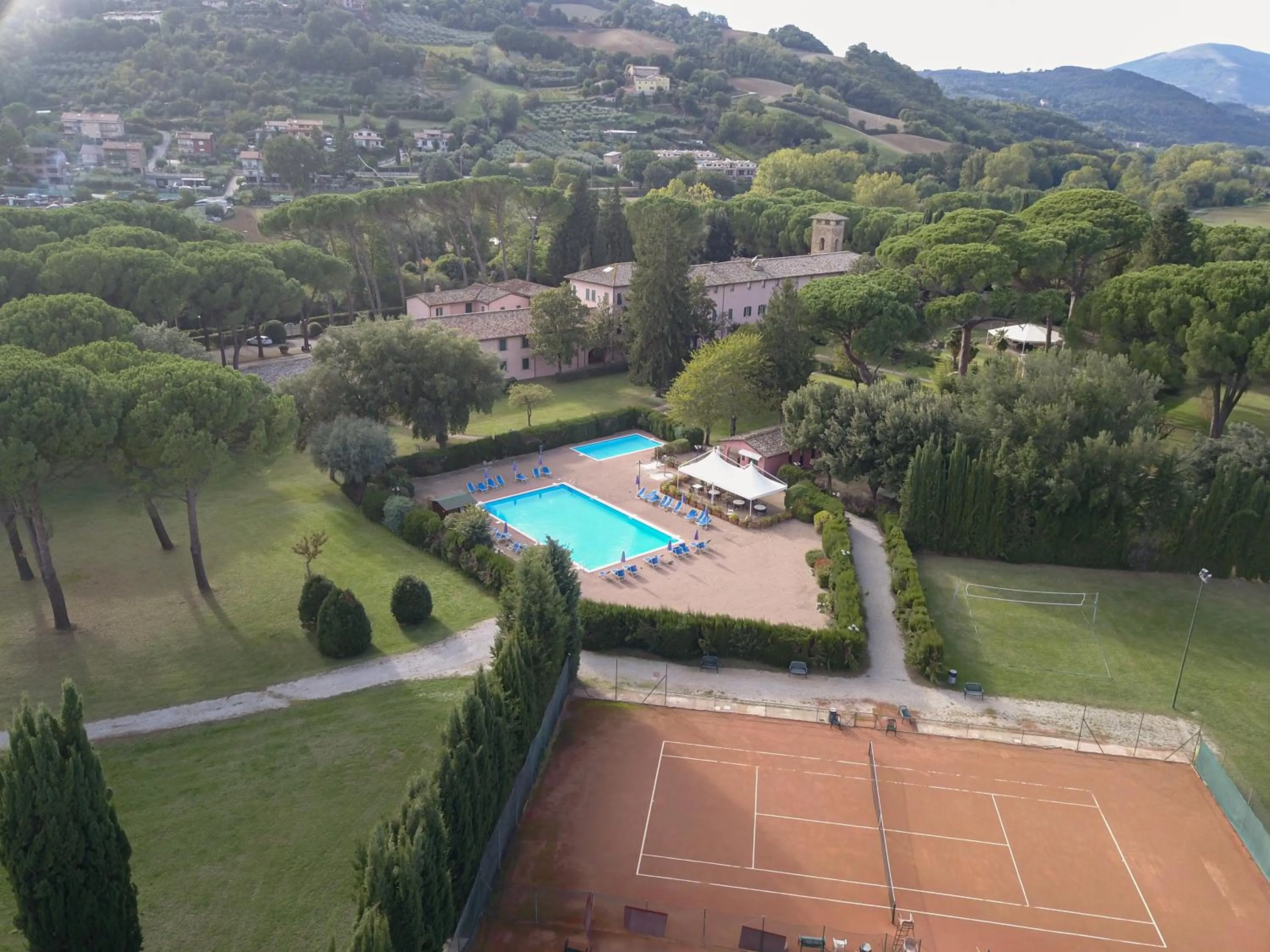 Tennis court, Pool View in Relais San Clemente