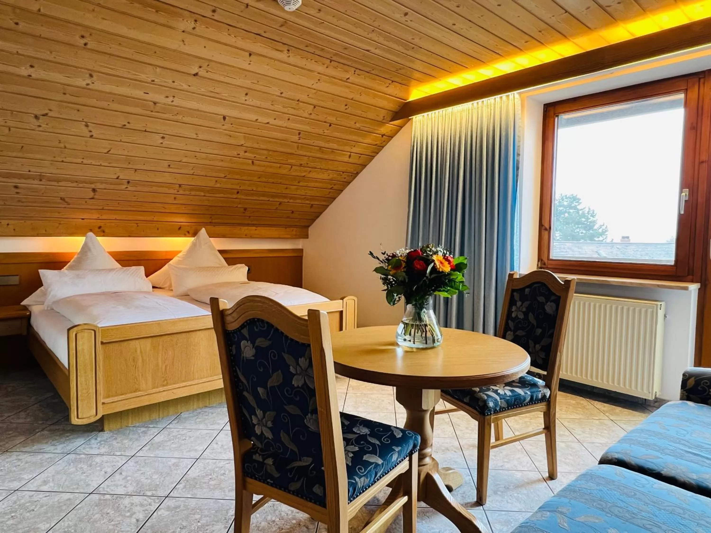 Photo of the whole room, Bed in Hotel Haus Seehang