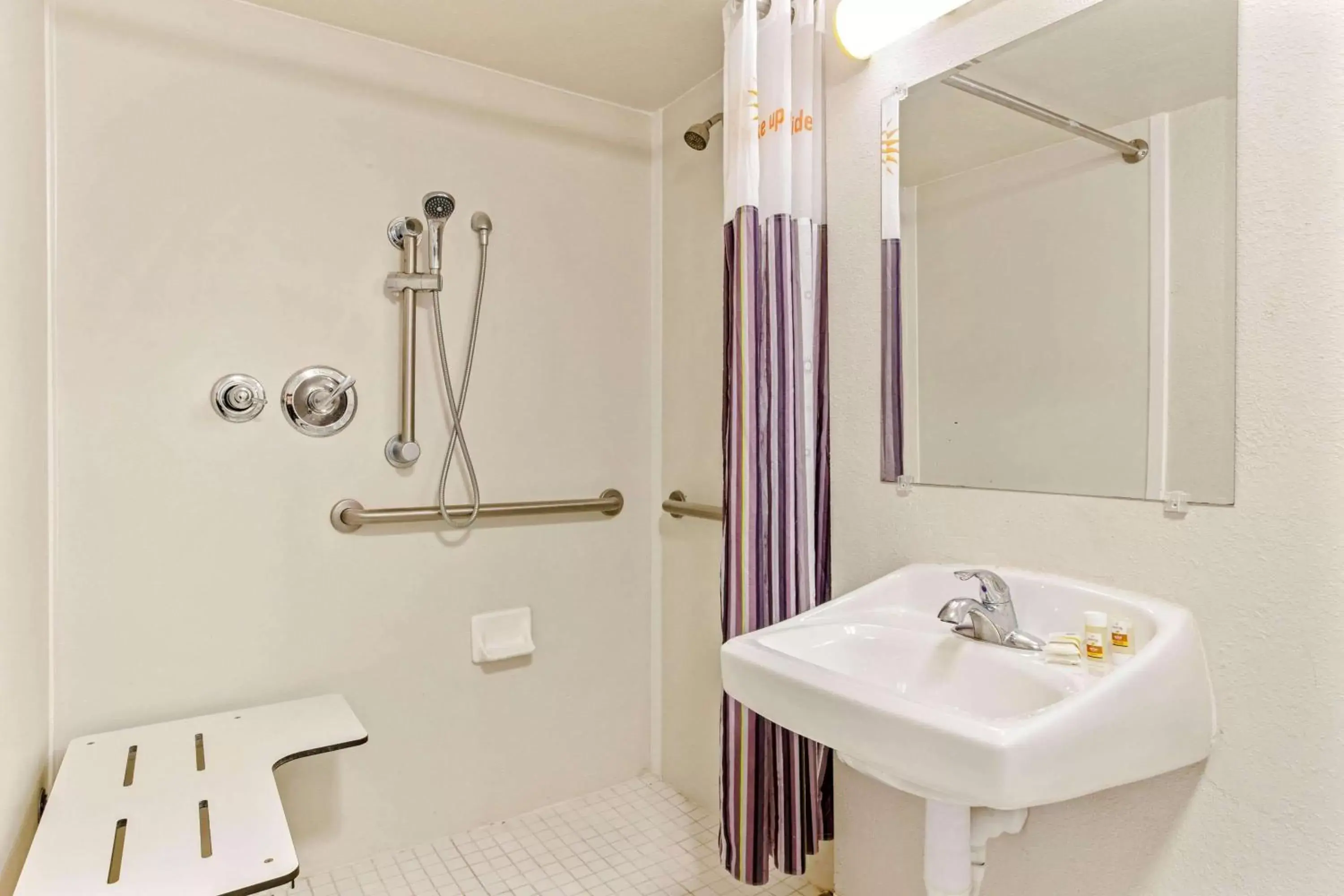 Shower, Bathroom in La Quinta Inn by Wyndham Tampa Bay Pinellas Park Clearwater