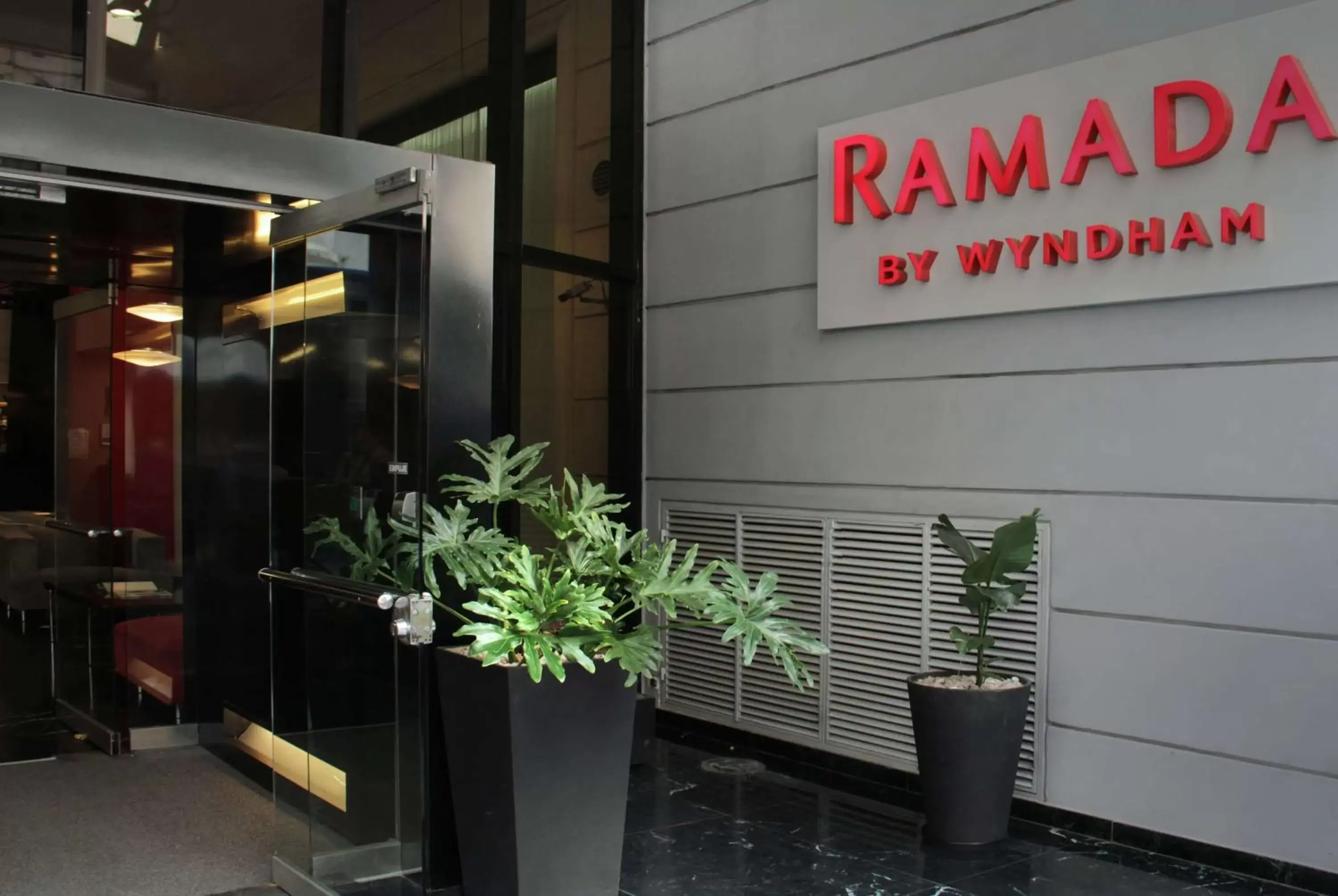 Property building in Ramada by Wyndham Buenos Aires Centro Property building in Ramada by Wyndham Buenos Aires Centro