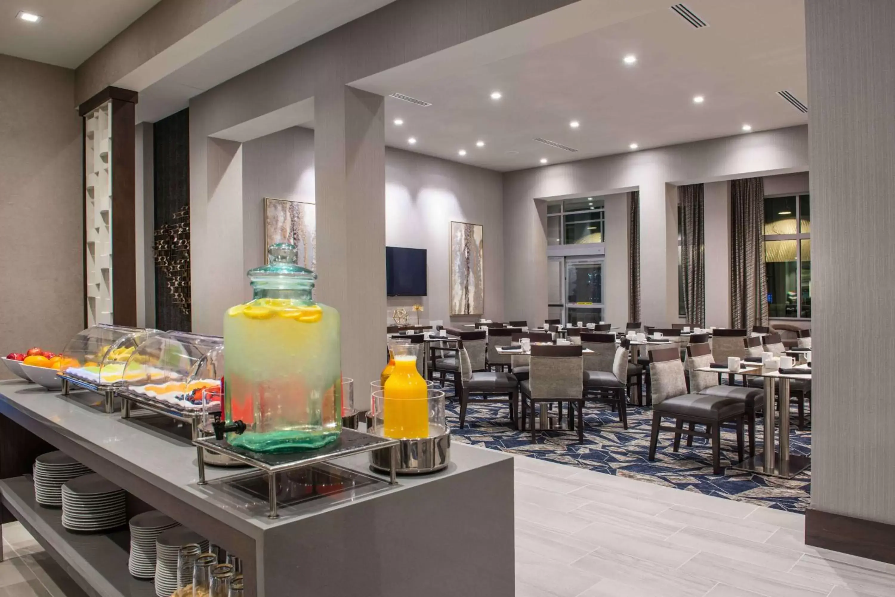 Dining area, Restaurant/Places to Eat in Hilton Garden Inn Foxborough Patriot Place