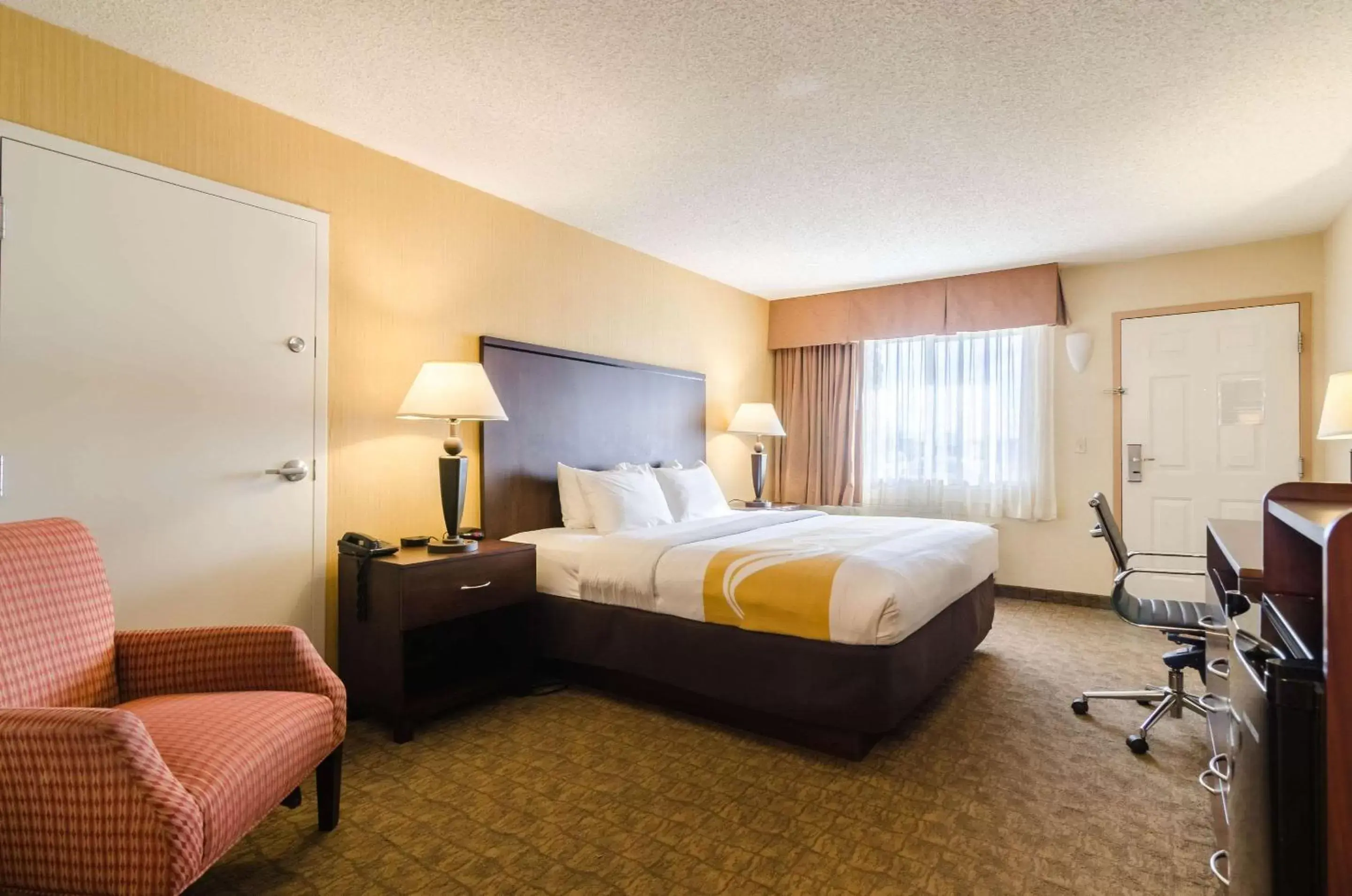 Photo of the whole room, Bed in Quality Inn & Suites