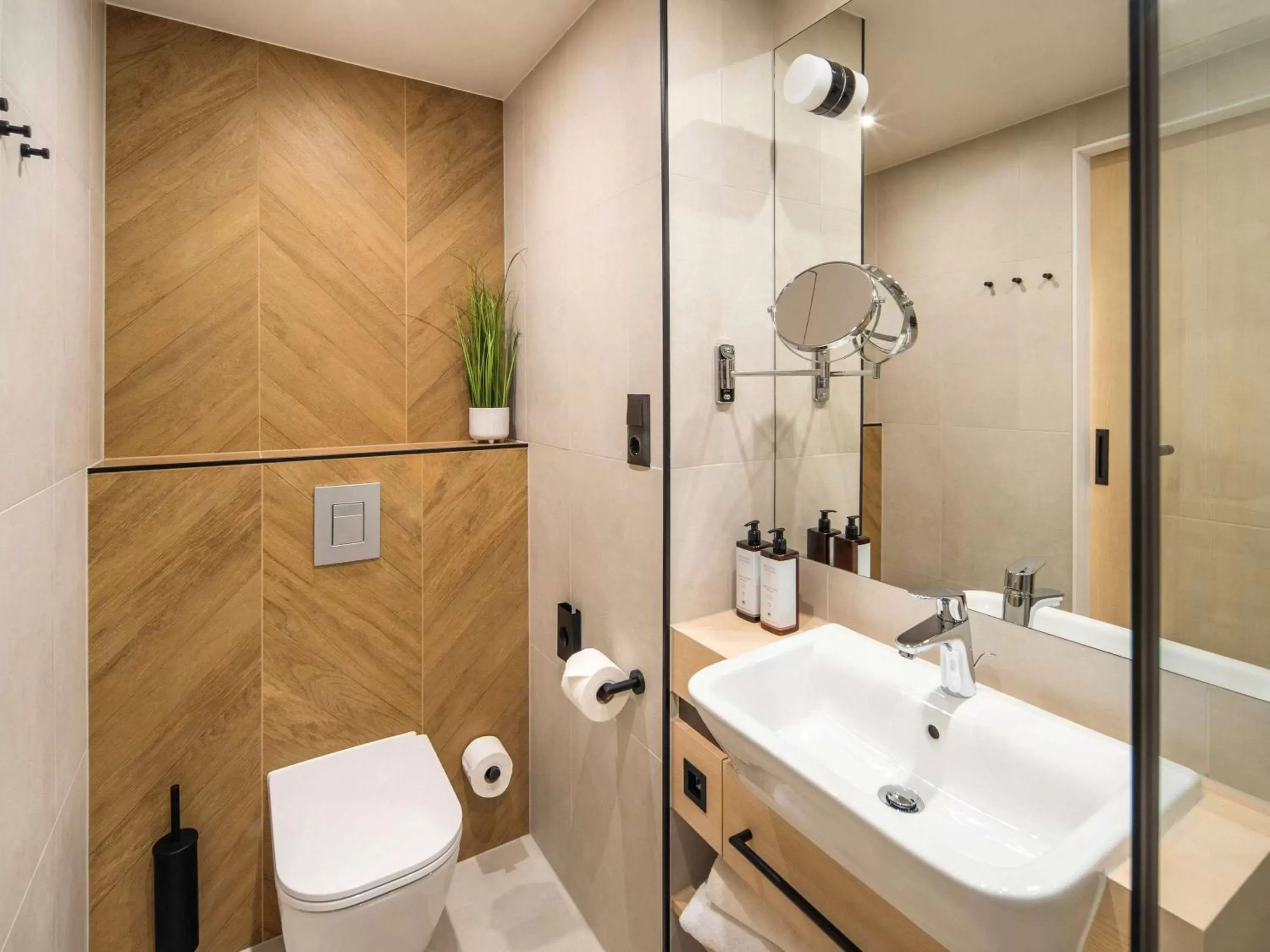 Photo of the whole room, Bathroom in Mercure Katowice Centrum