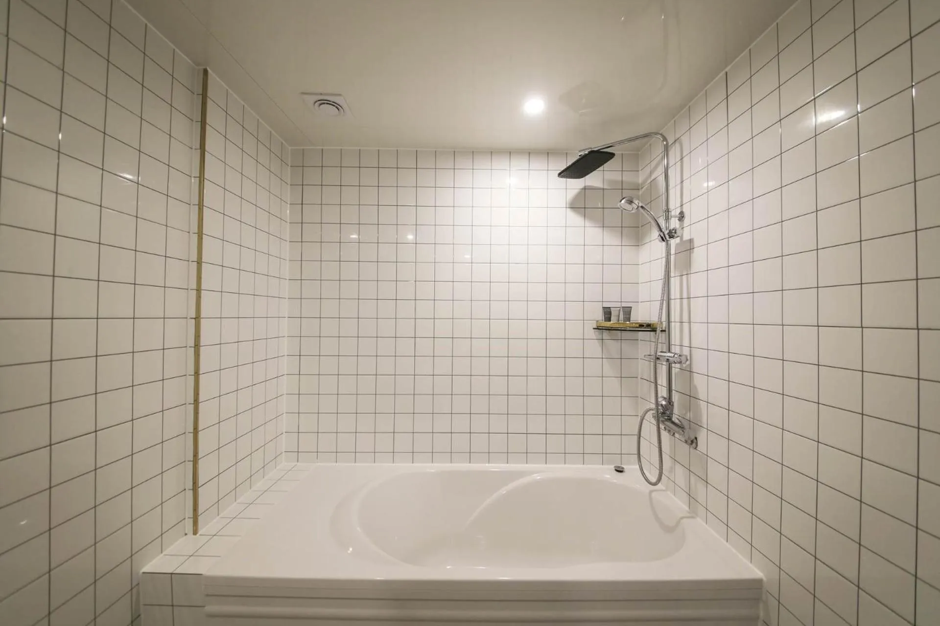 Bathroom in Benikea hotel