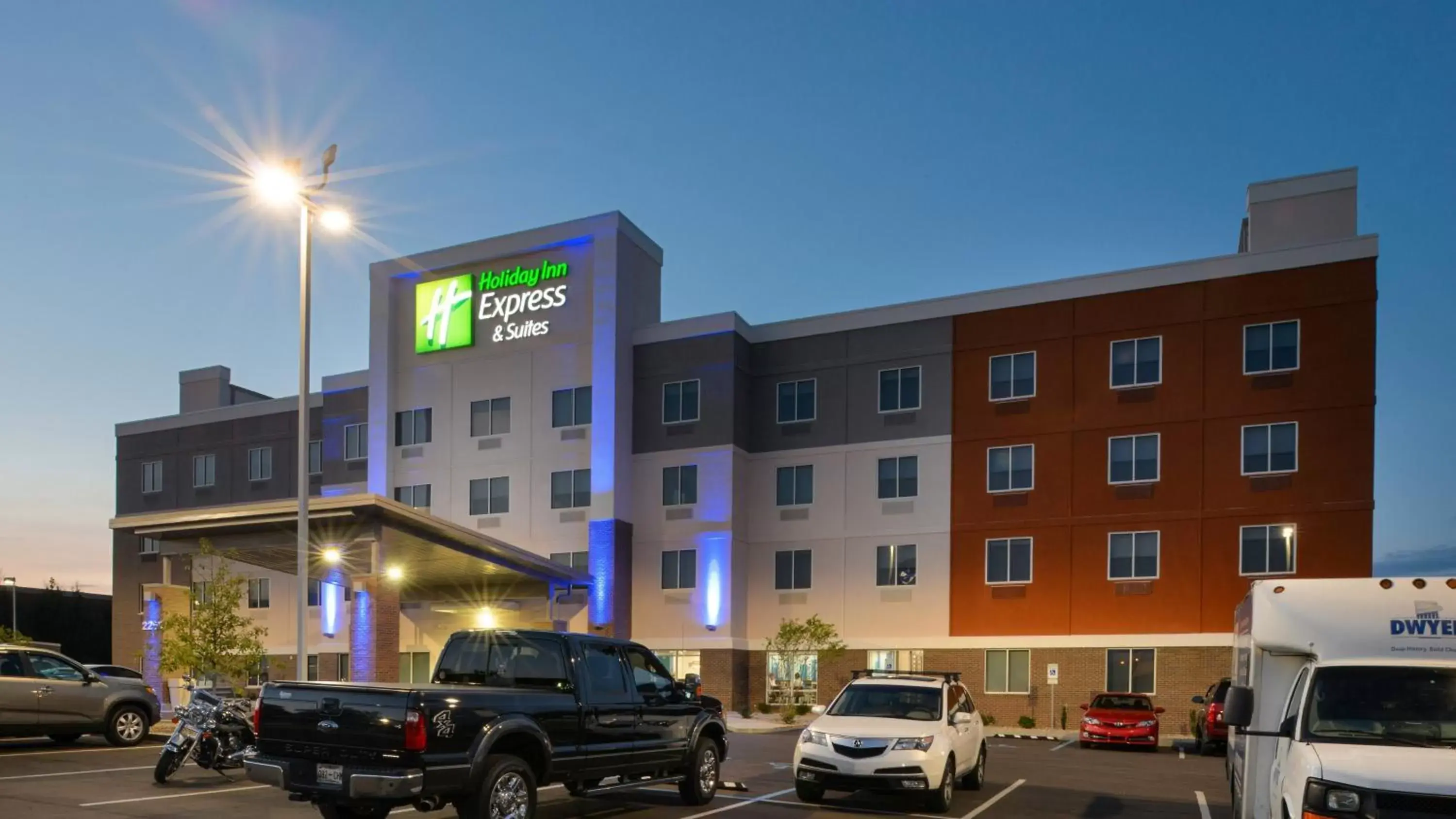 Property building in Holiday Inn Express & Suites Lexington Midtown - I-75, an IHG Hotel