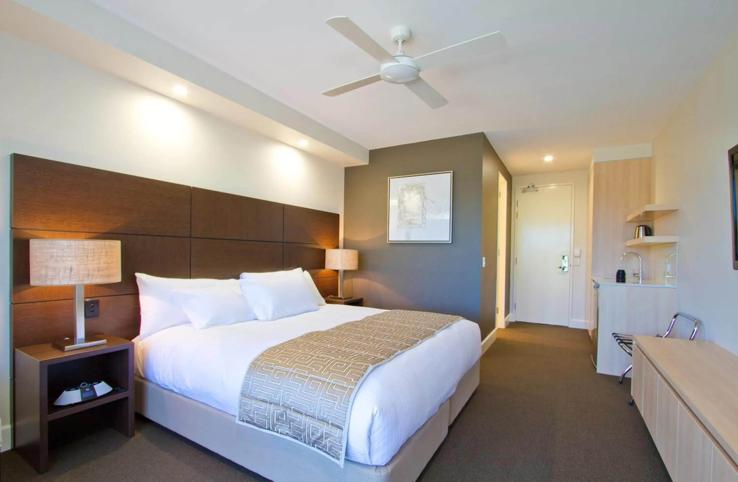 Bed in The Remington Muswellbrook