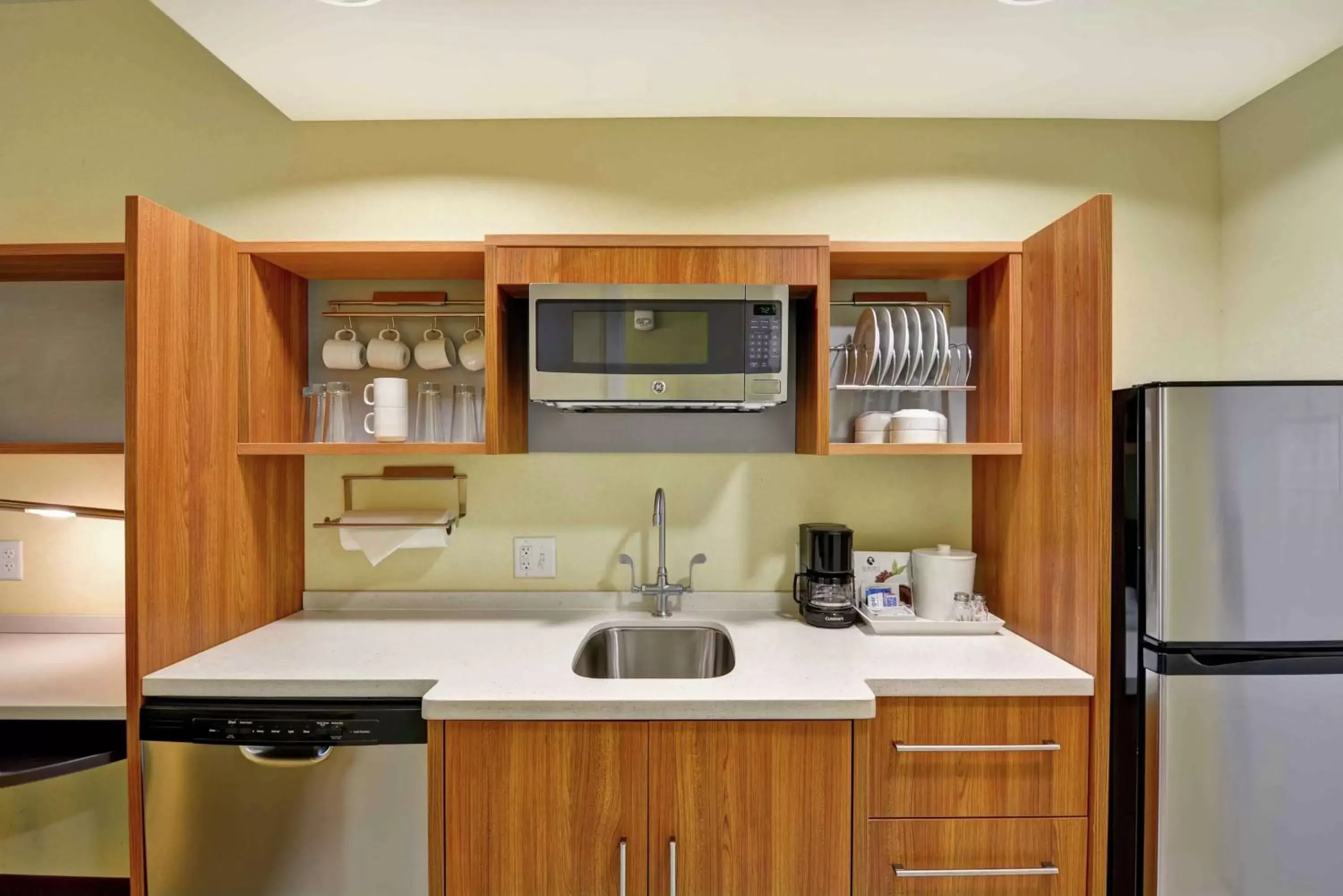 Kitchen or kitchenette, Kitchen/Kitchenette in Home2 Suites by Hilton Idaho Falls