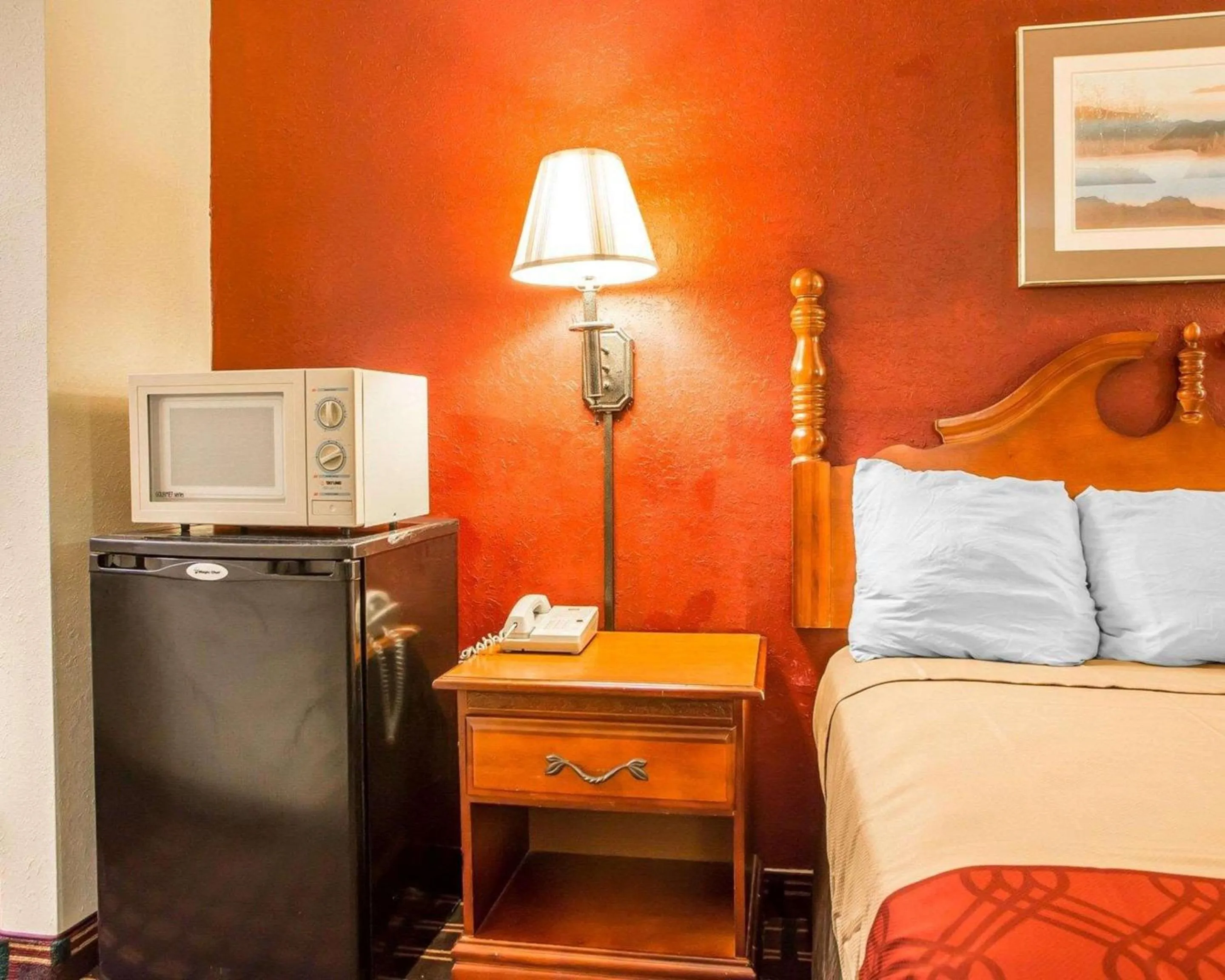 Photo of the whole room, Bed in Rodeway Inn Montpelier