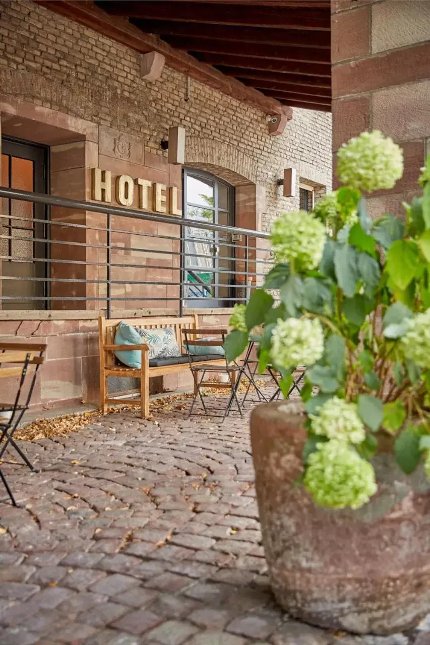 Patio in Hôtel-SPA Le Moulin De La Wantzenau - Strasbourg Nord