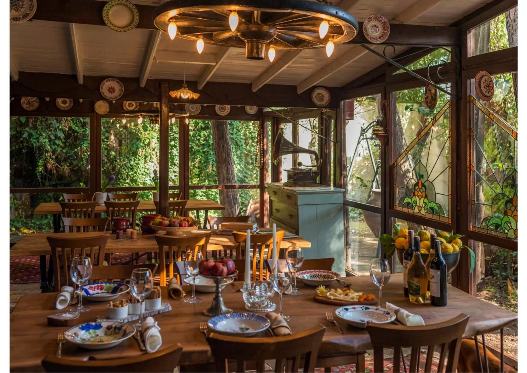 Restaurant/places to eat in Hotel Kalehan