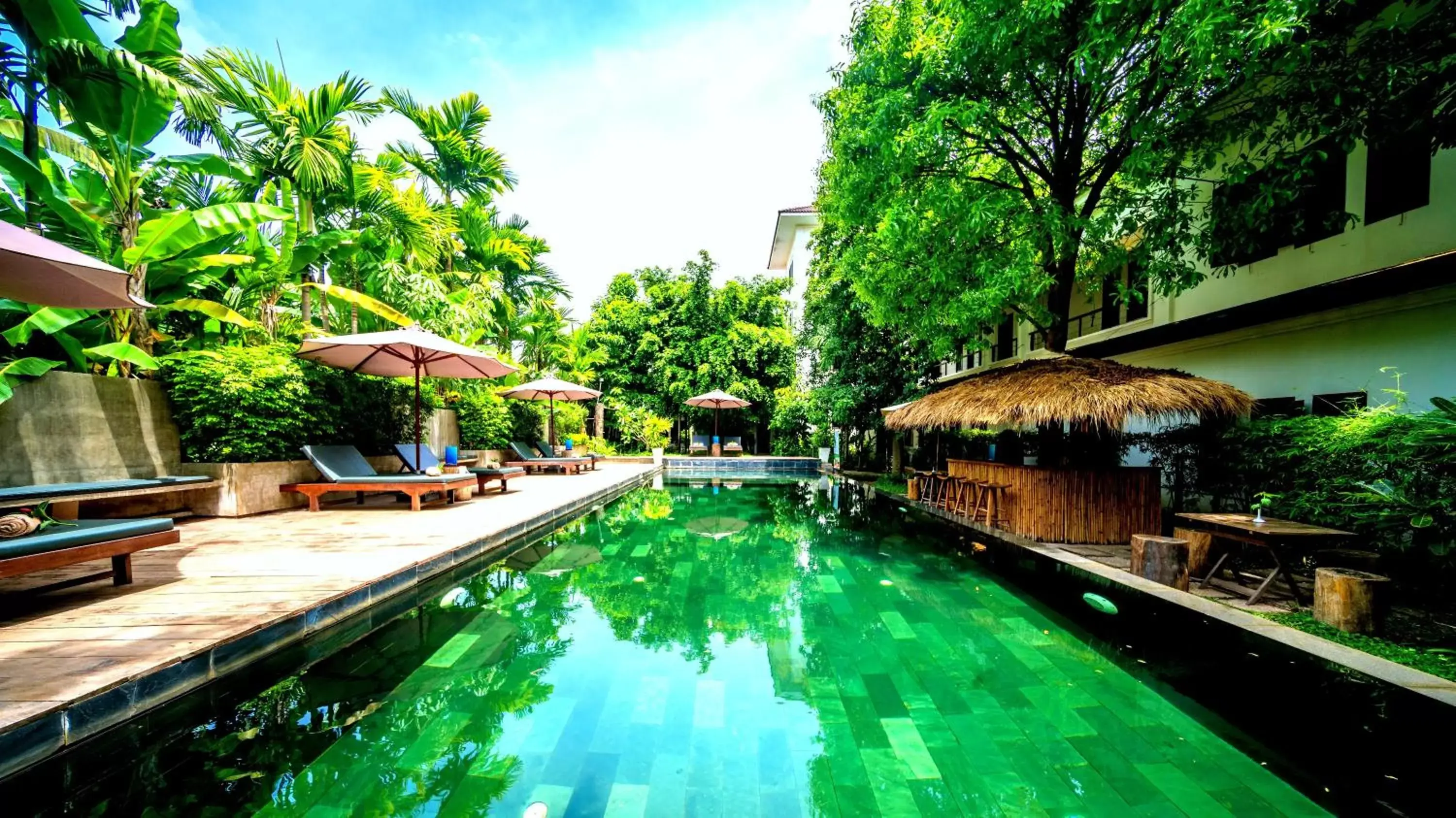 Swimming Pool in La Residence Blanc D'Angkor