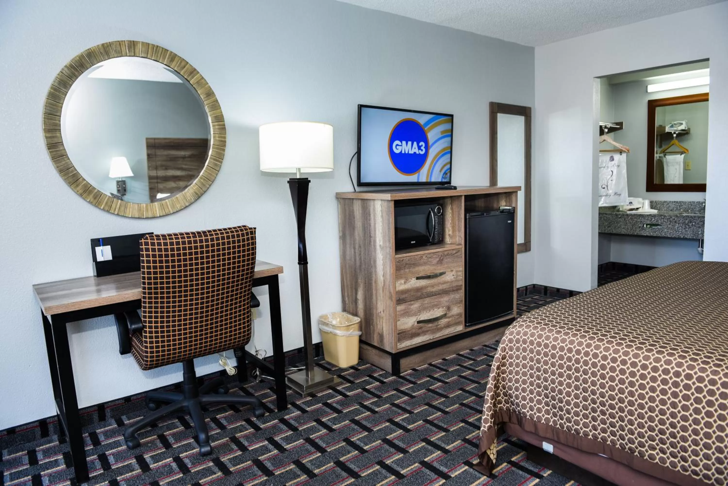 Bed in Americas Best Value Inn Douglasville