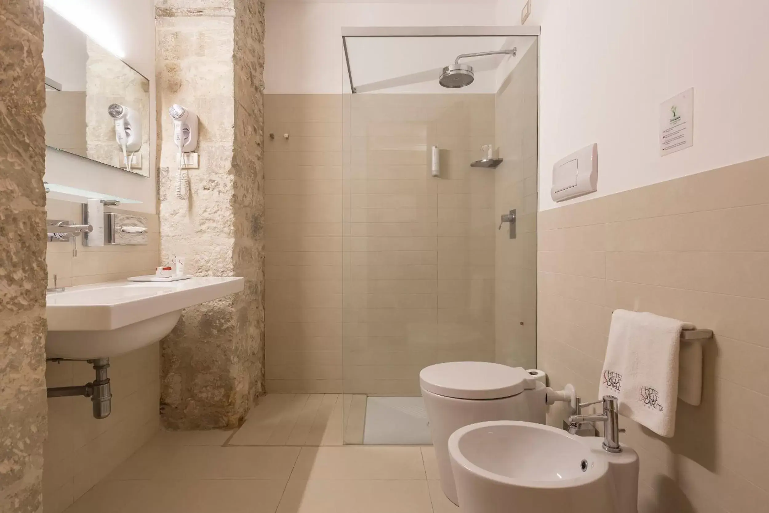 Bathroom in Hotel Villa Carlotta