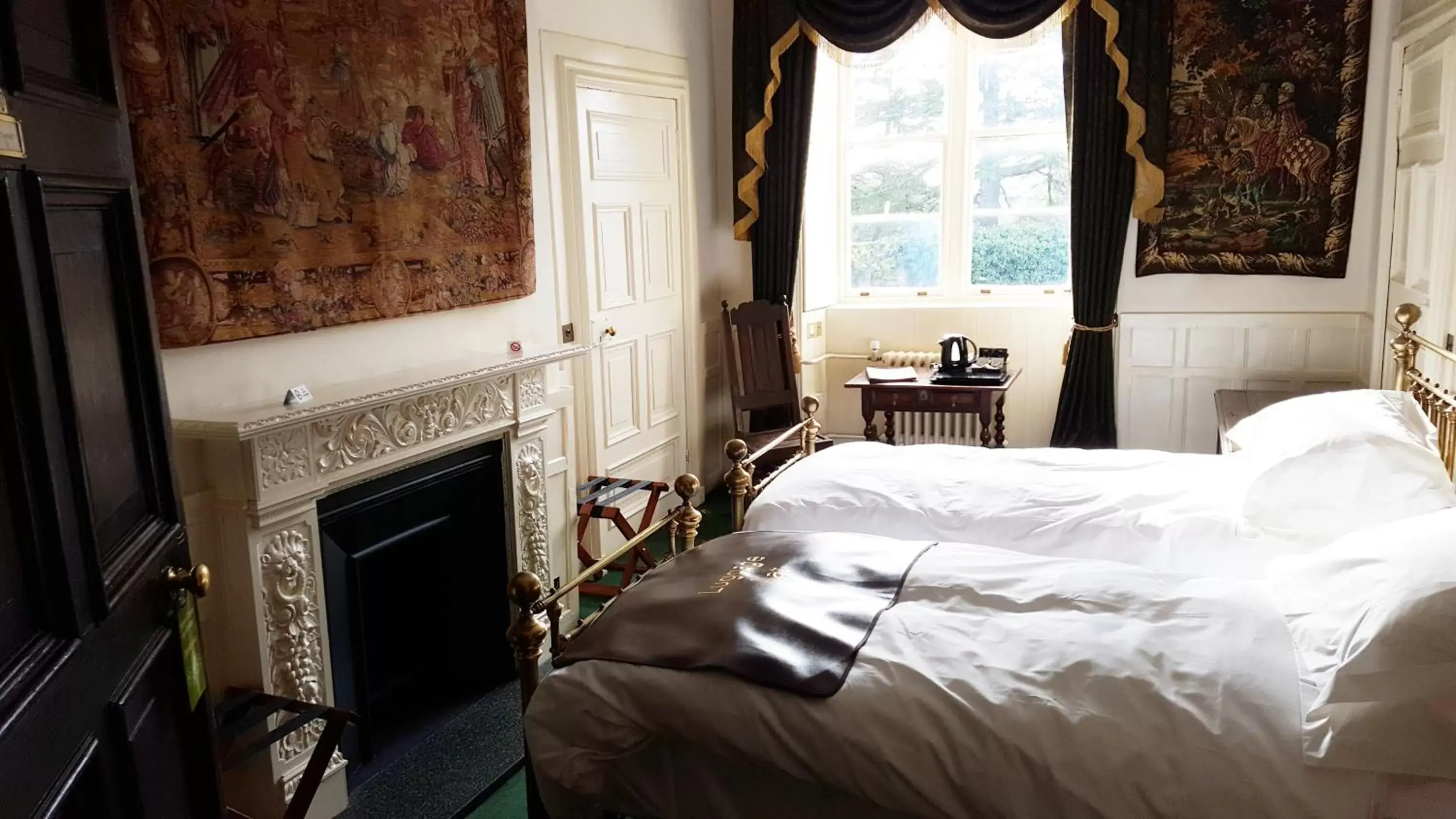 Bedroom, Bed in Appleby Castle