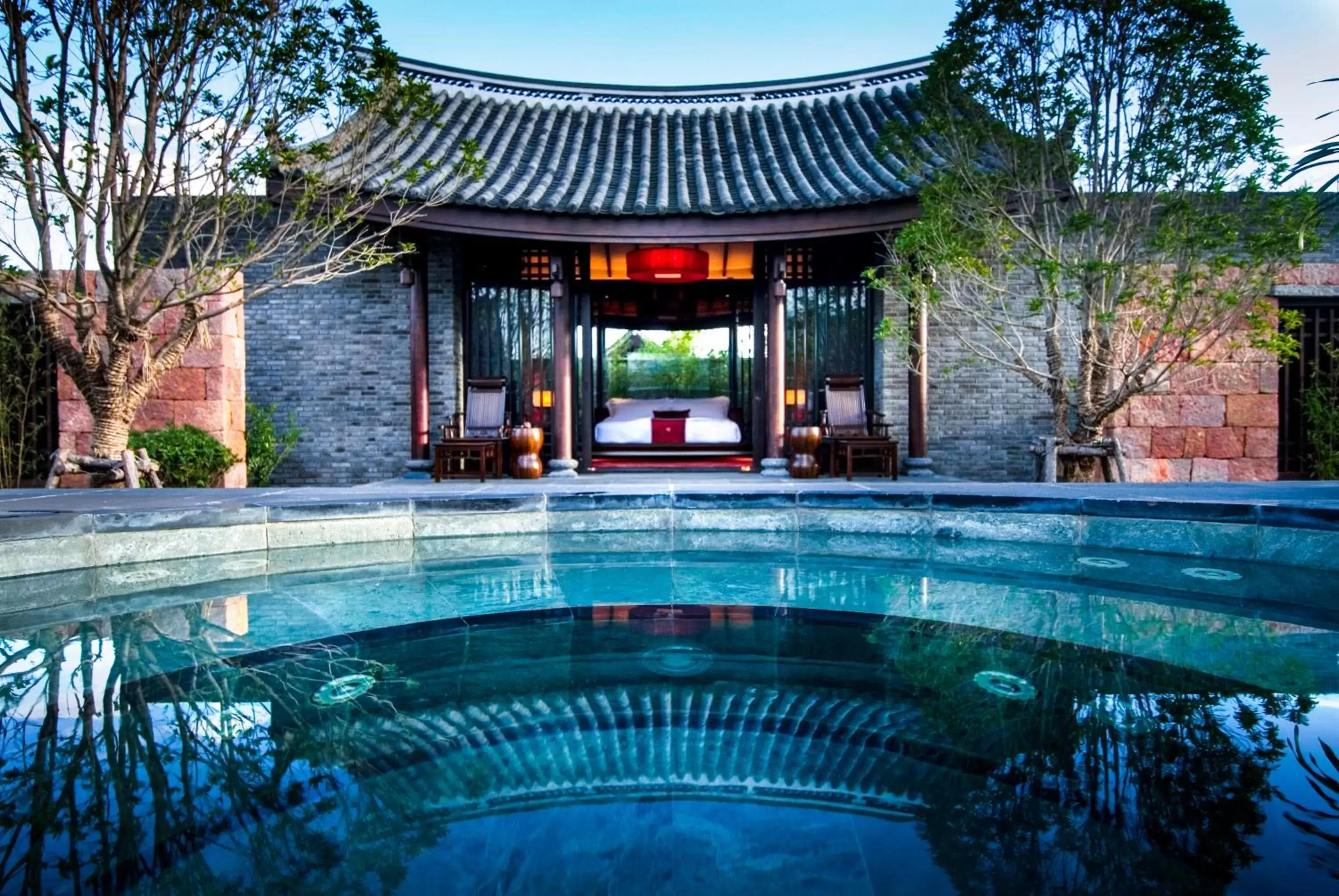 Inner courtyard view, Swimming Pool in Banyan Tree Lijiang