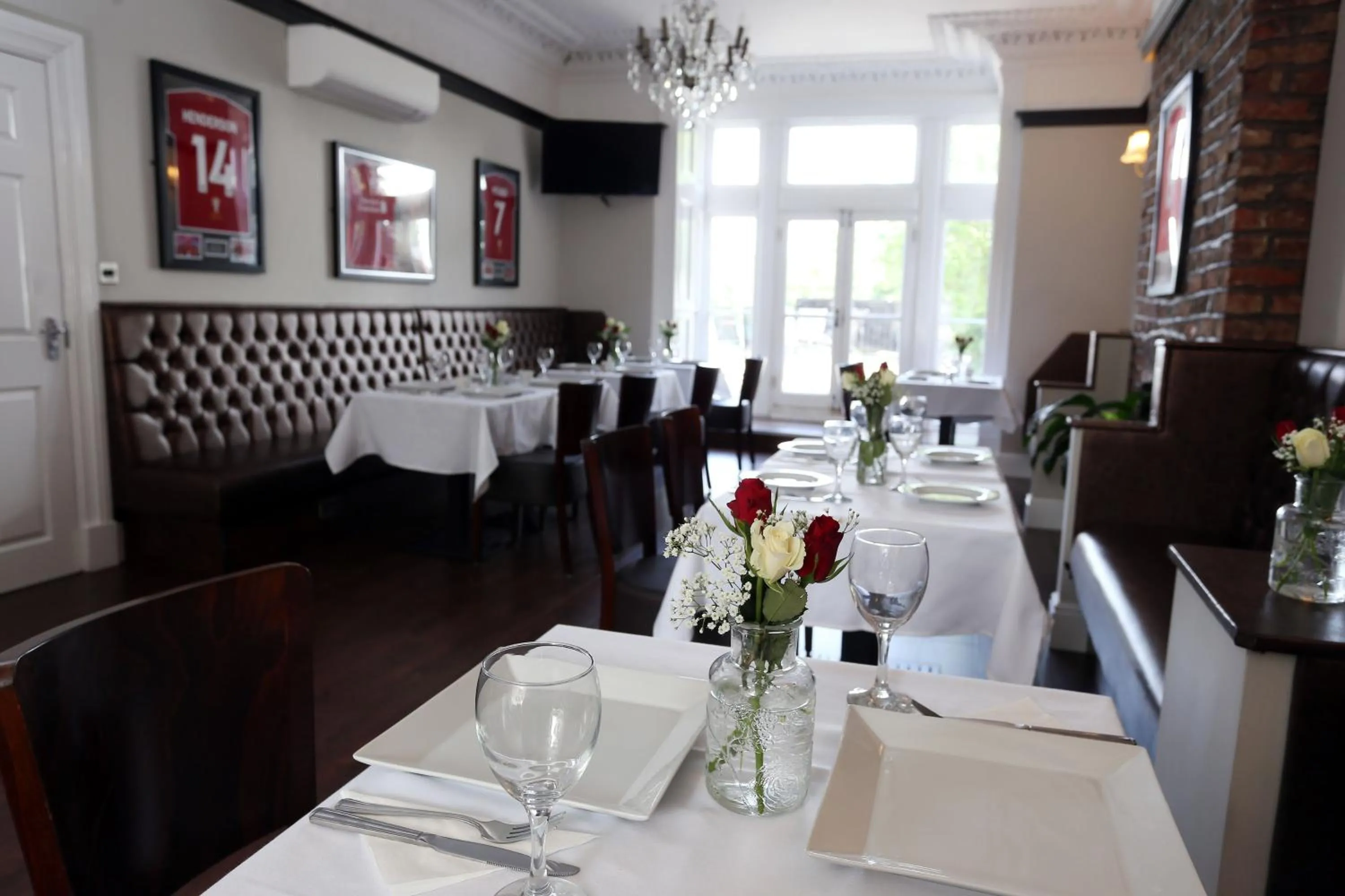 Restaurant/places to eat in Hotel Tia