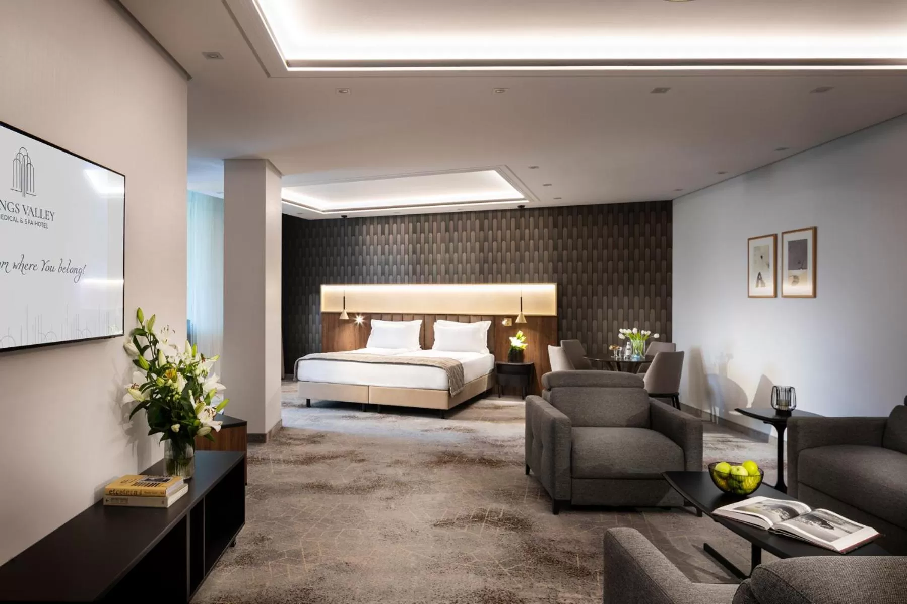 Photo of the whole room, Bed in Kings' Valley Medical & Spa Hotel