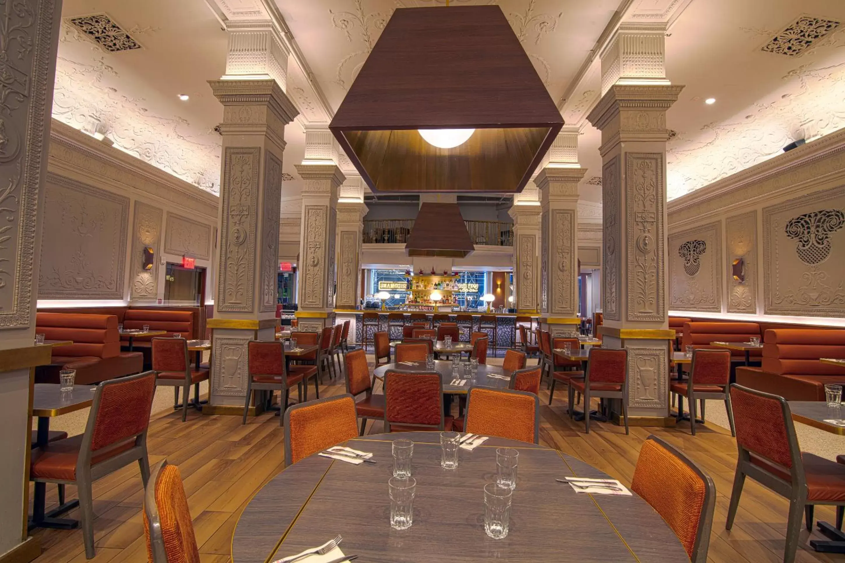 Restaurant/Places to Eat in Hotel Edison Times Square