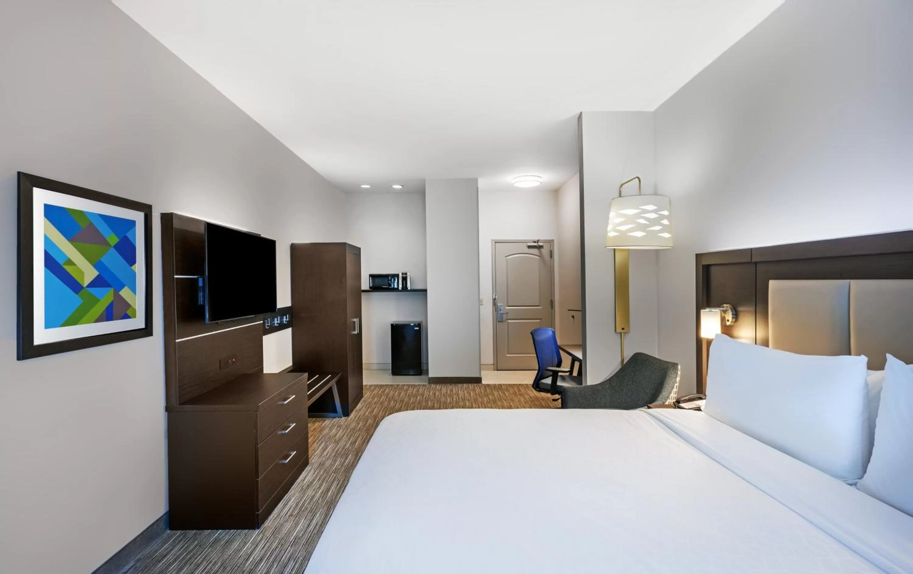 Bedroom, Bed in Holiday Inn Express & Suites Baton Rouge East by IHG