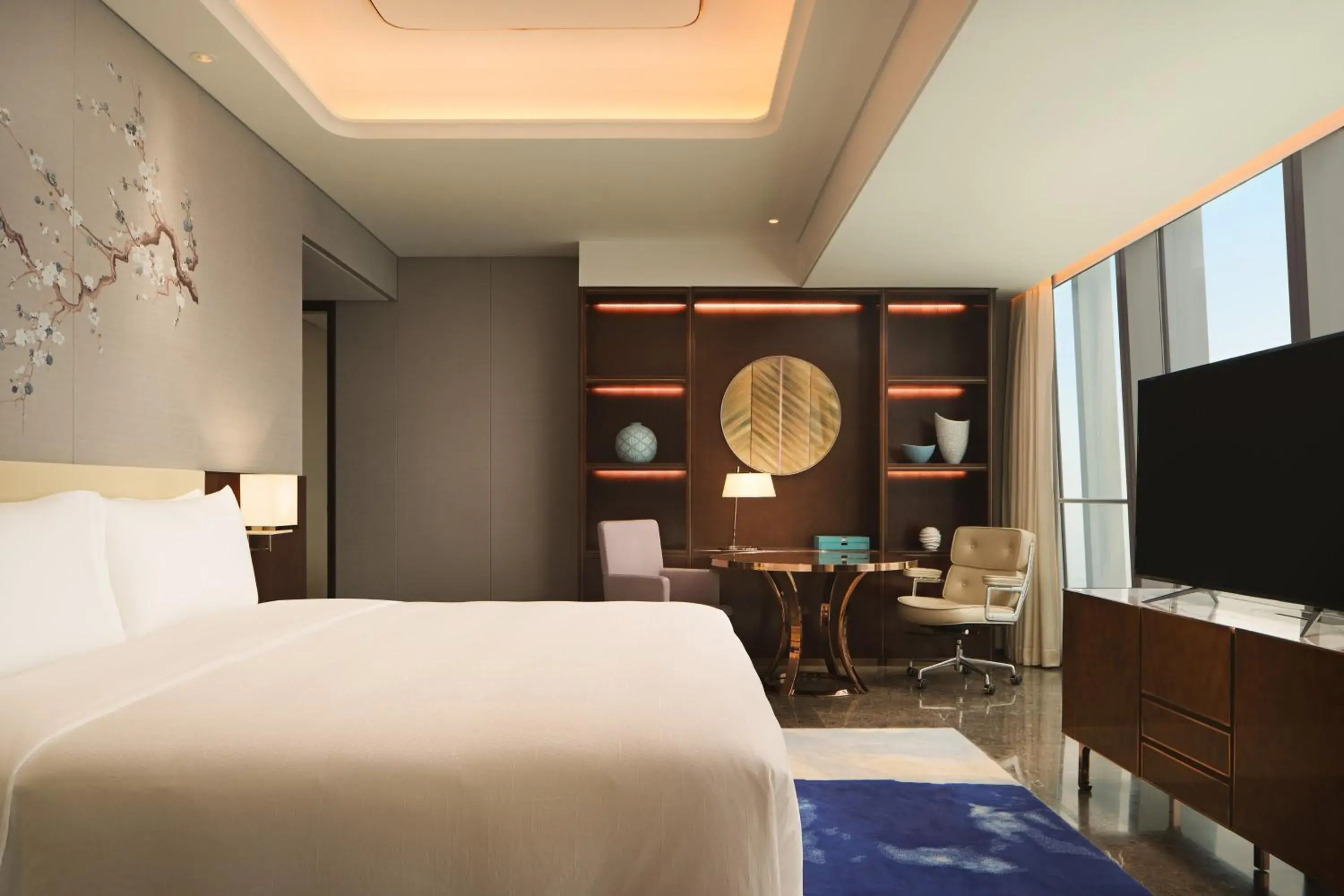 Bedroom, Bed in Na Lotus Hotel, a Luxury Collection Hotel, Nanning
