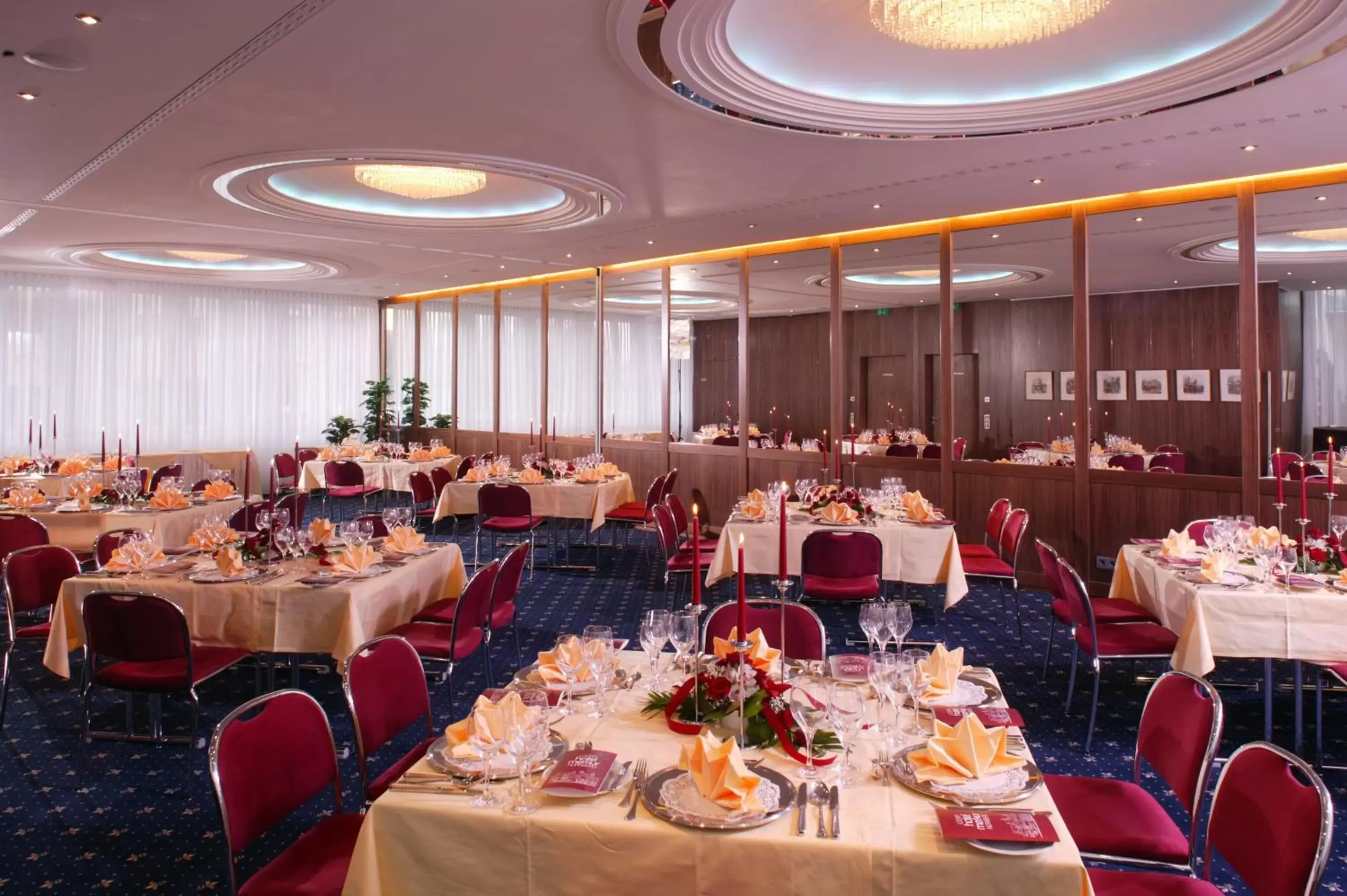 Banquet/Function facilities, Restaurant/Places to Eat in Ringhotel Loew's Merkur