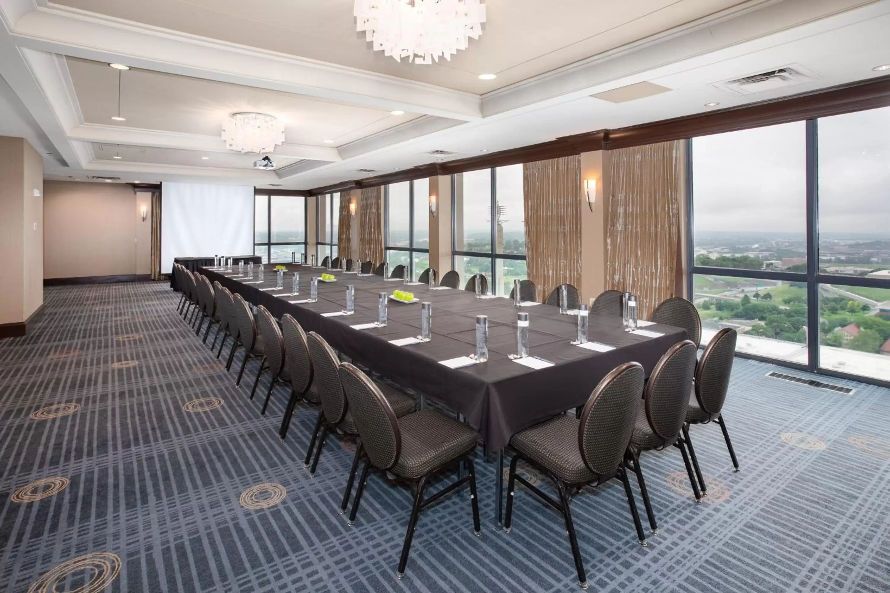 Meeting/conference room in Crowne Plaza Kansas City Downtown, an IHG Hotel