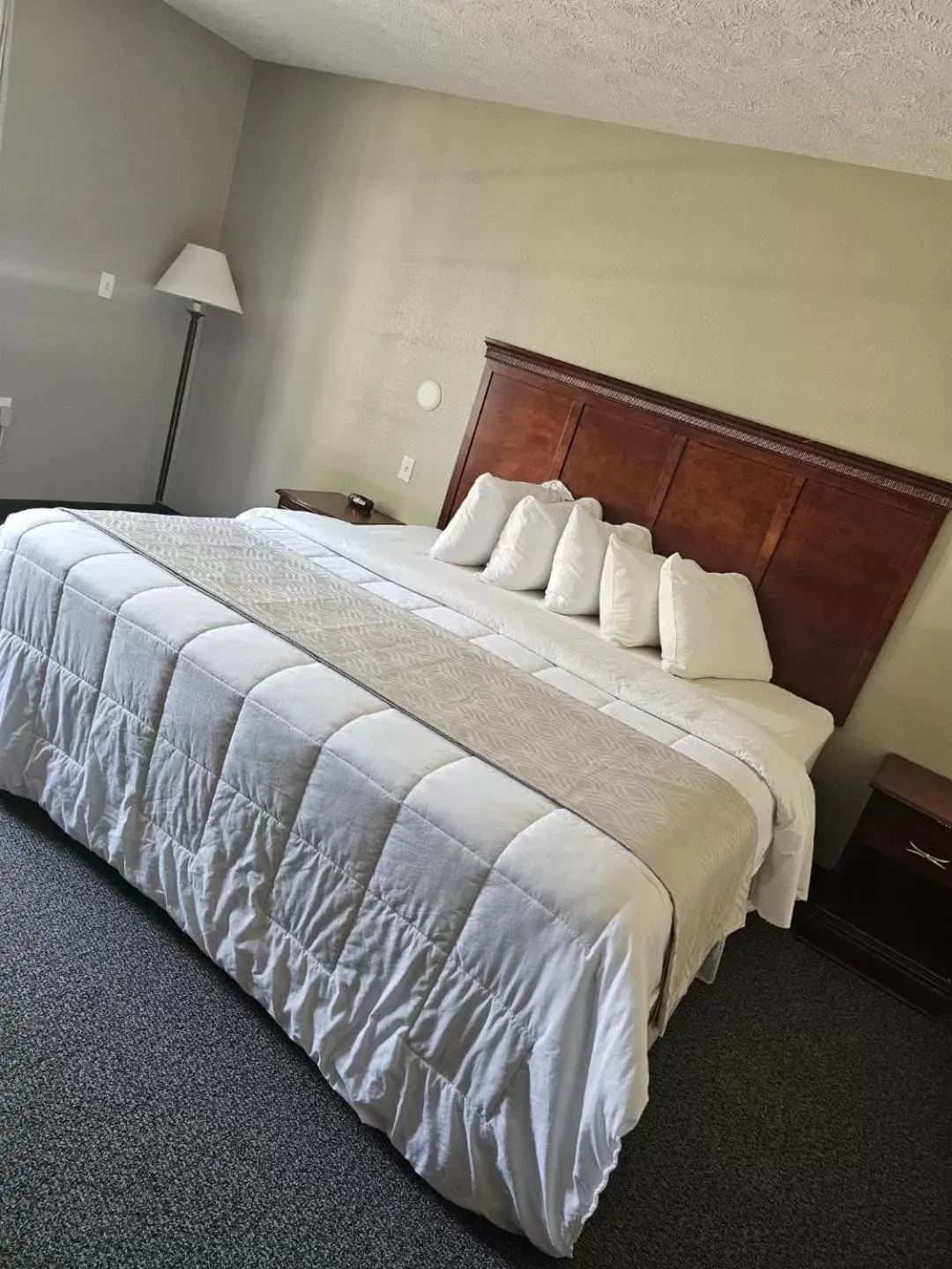 Bed in Platte Valley Inn