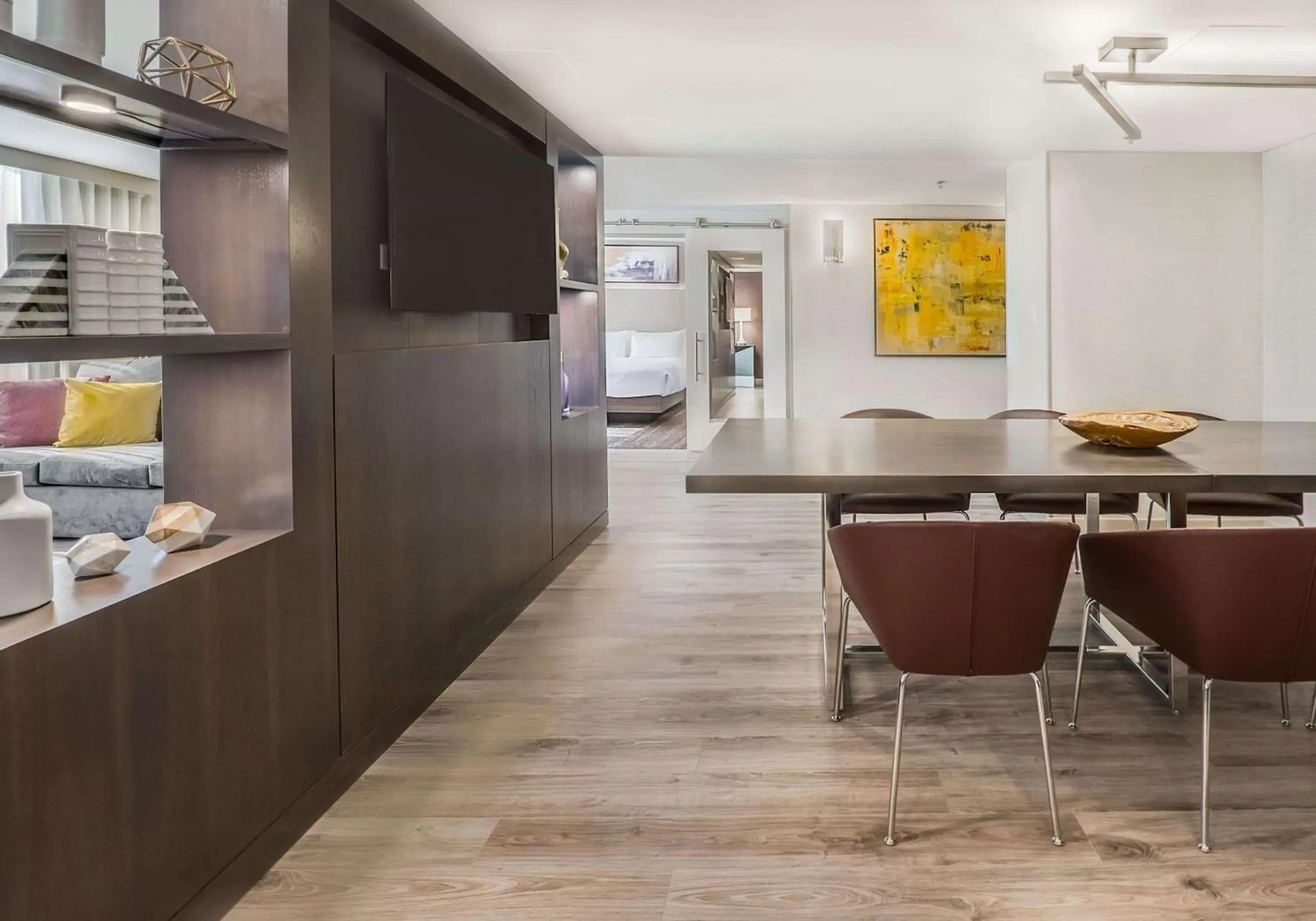 Photo of the whole room, Dining Area in Sonesta Denver Downtown