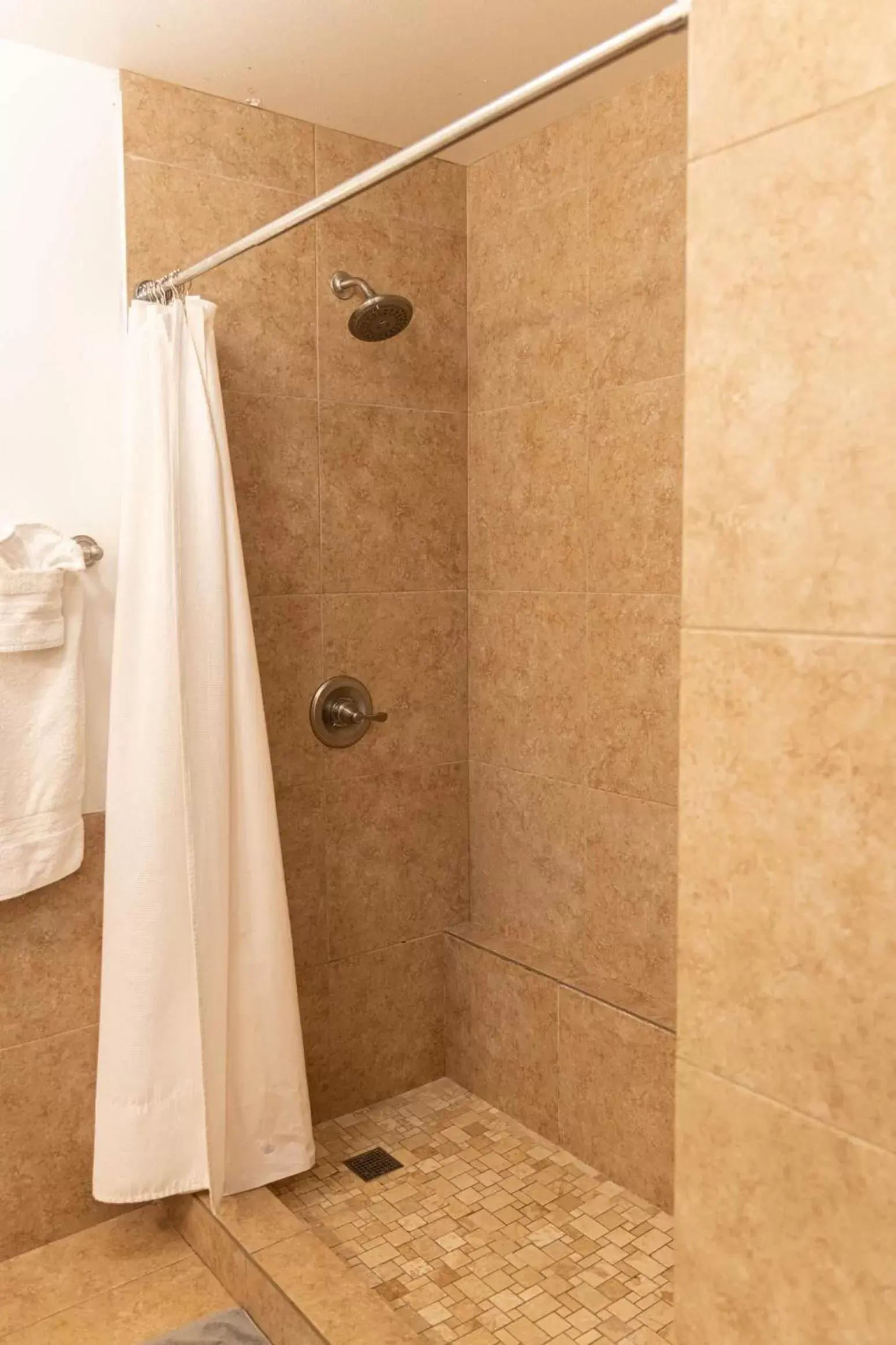 Shower, Bathroom in Puu Koa Palms vacation rental