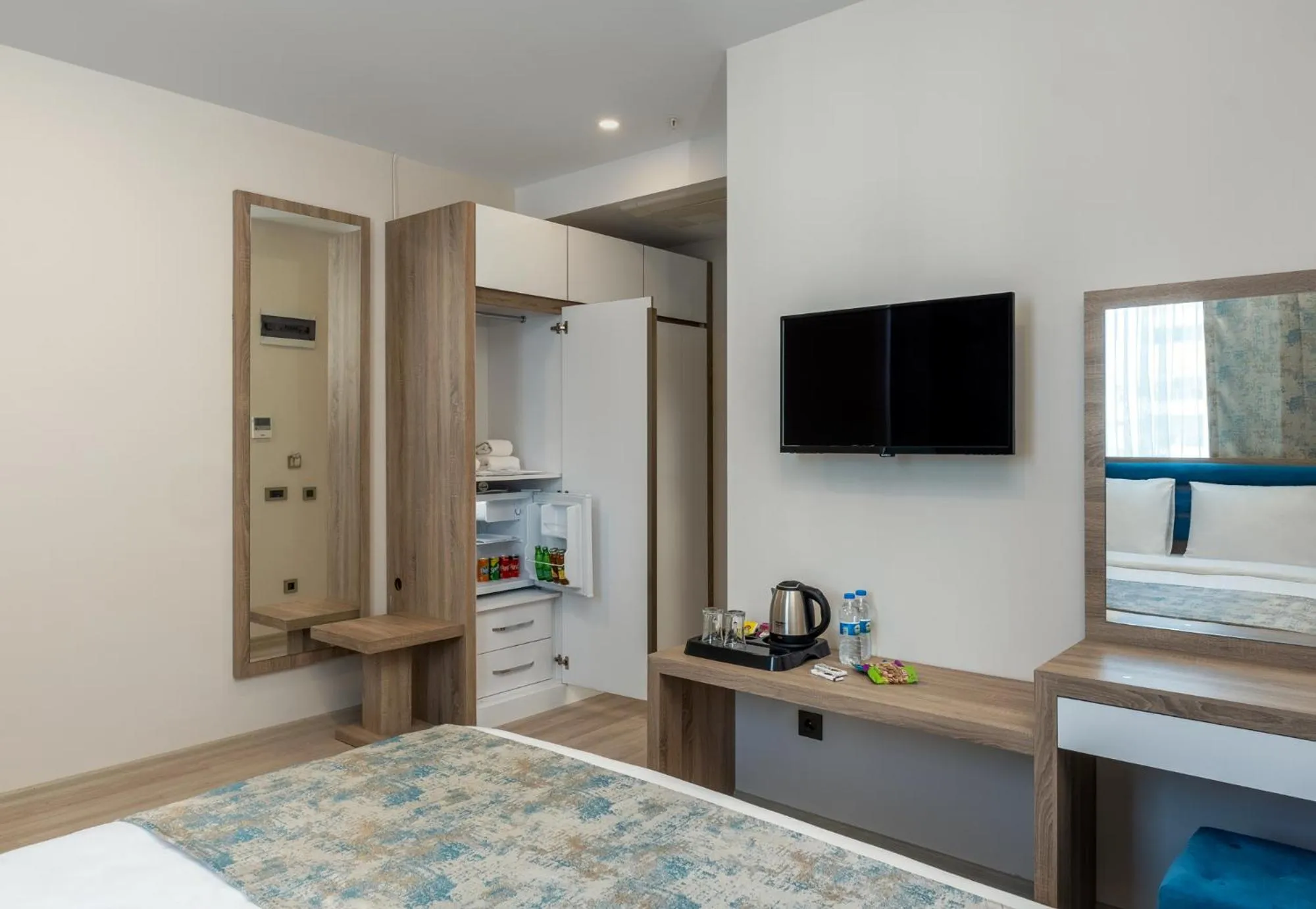 TV and multimedia, Bed in Anelli Hotel