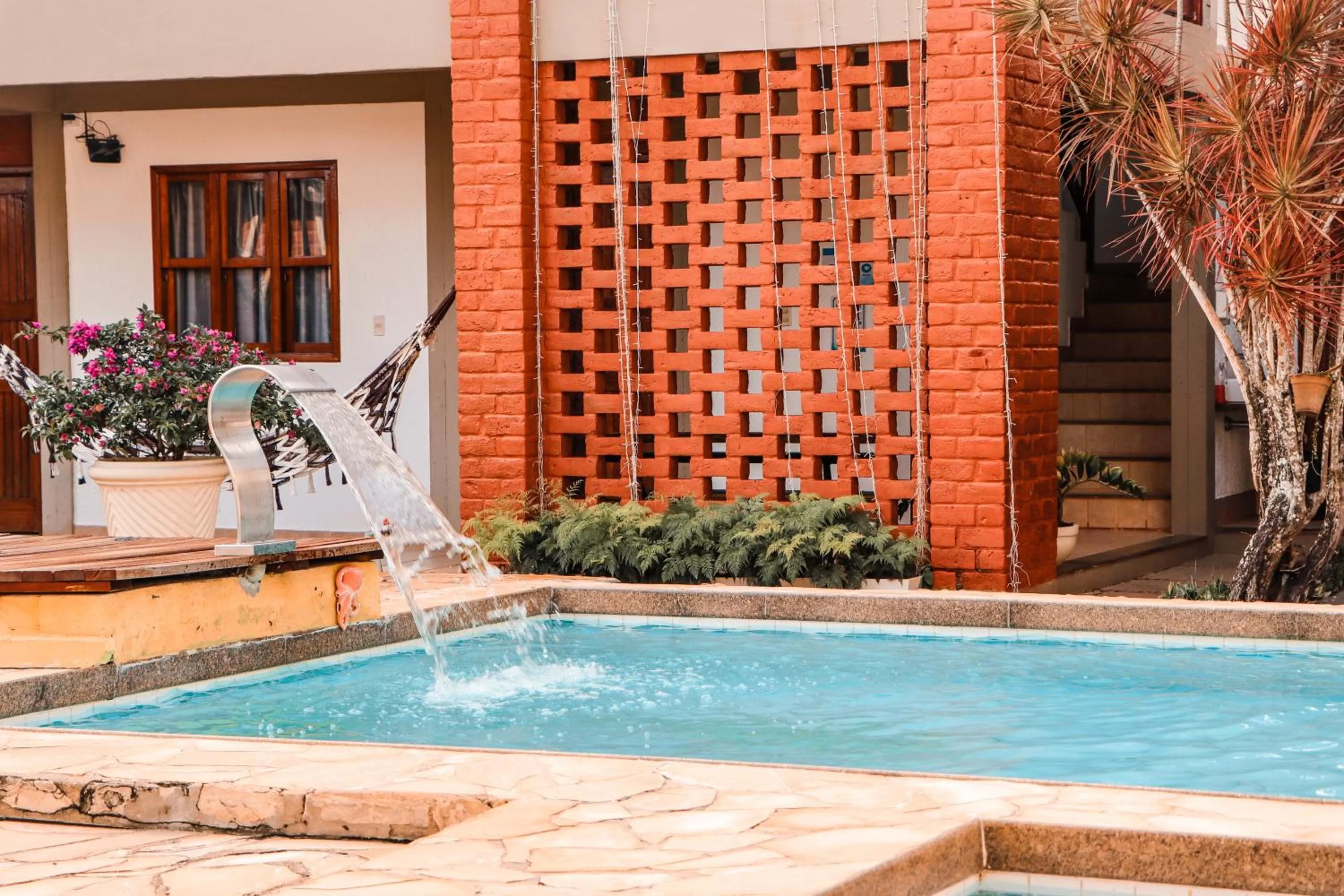 Swimming pool in Pousada e Chale Porto Paraiso