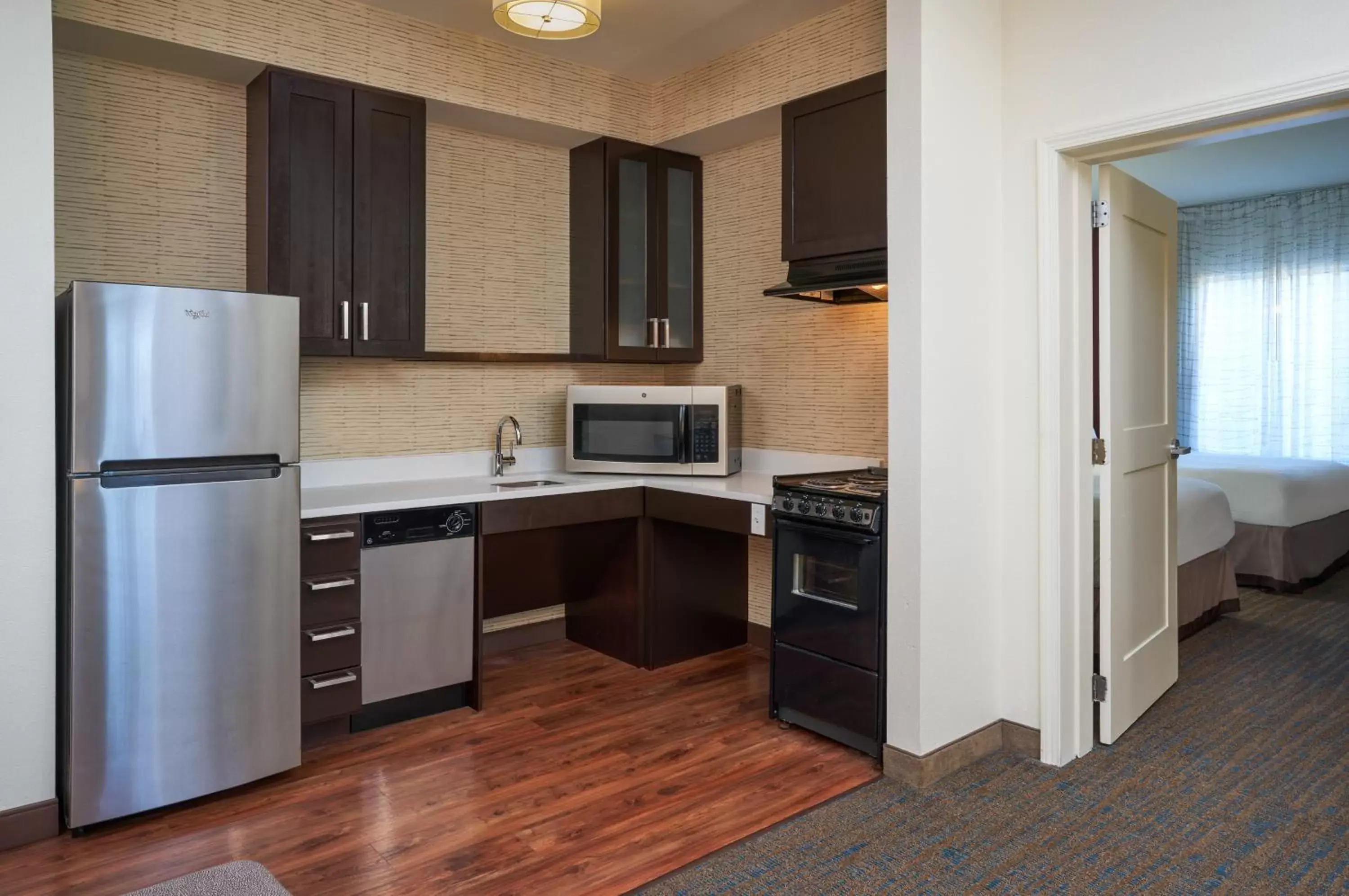 Kitchen or kitchenette, Kitchen/Kitchenette in Residence Inn by Marriott Philadelphia Airport