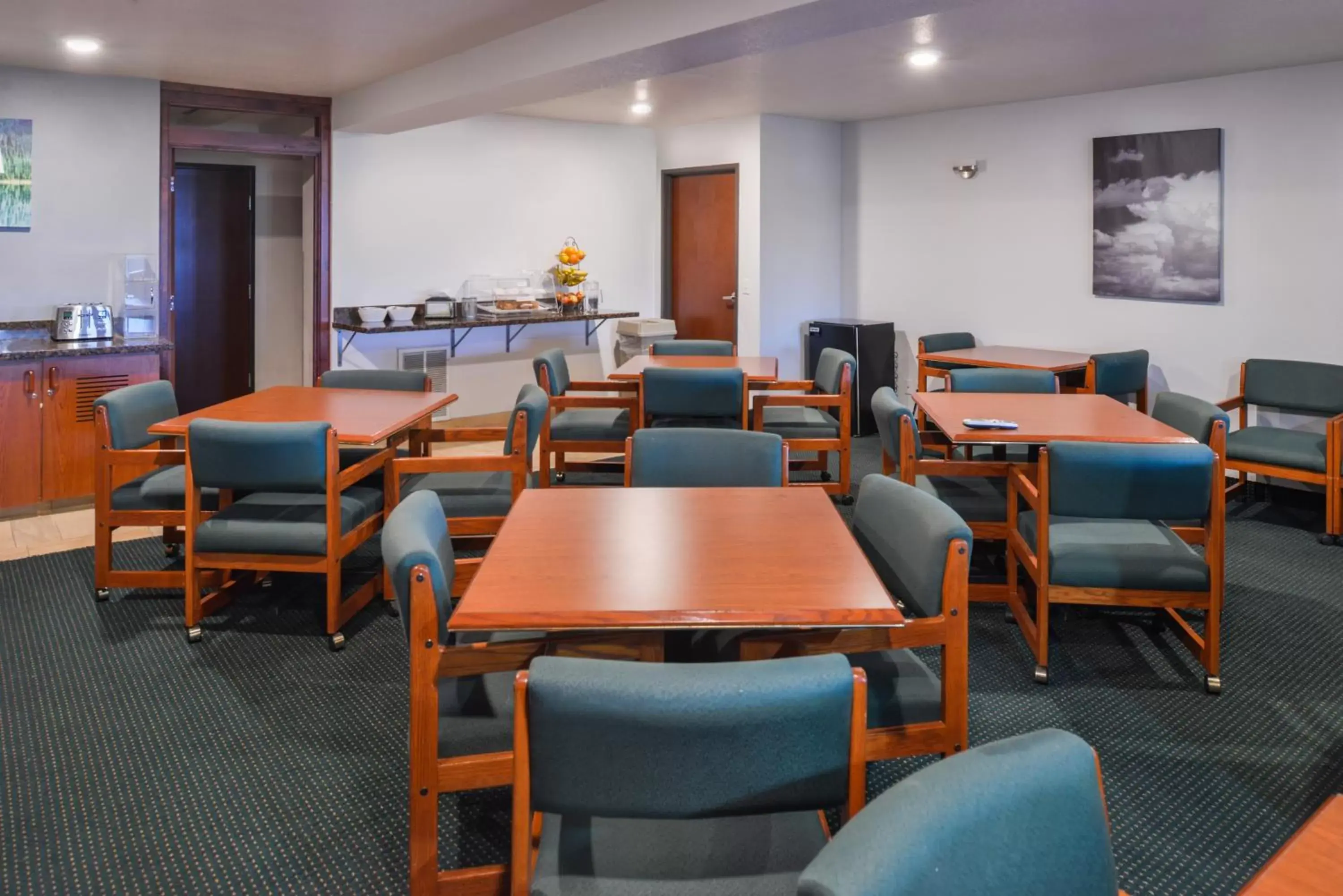 Food and drinks, Restaurant/Places to Eat in Travelodge by Wyndham, Newberg