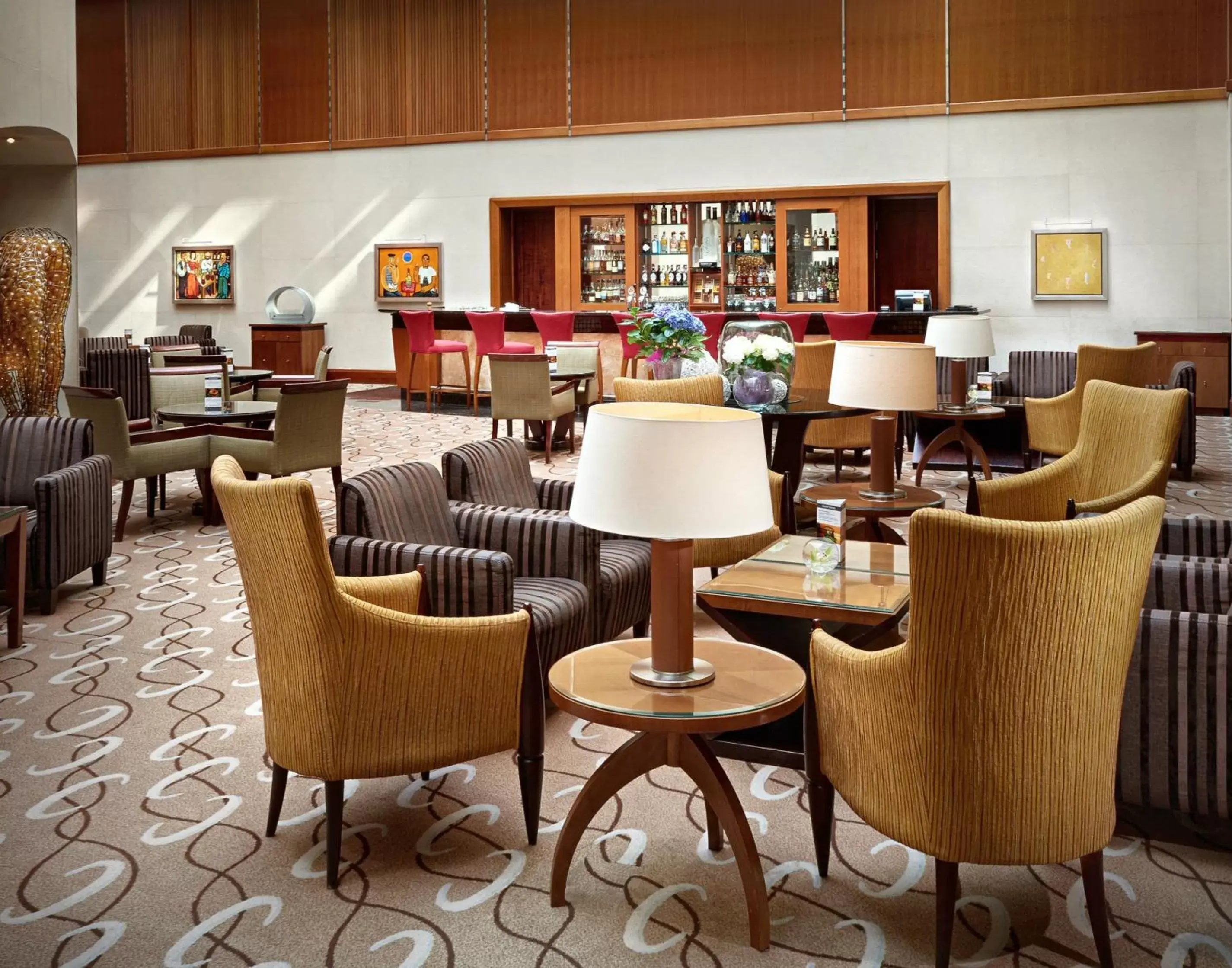 Restaurant/places to eat, Lounge/Bar in Regent Warsaw Hotel