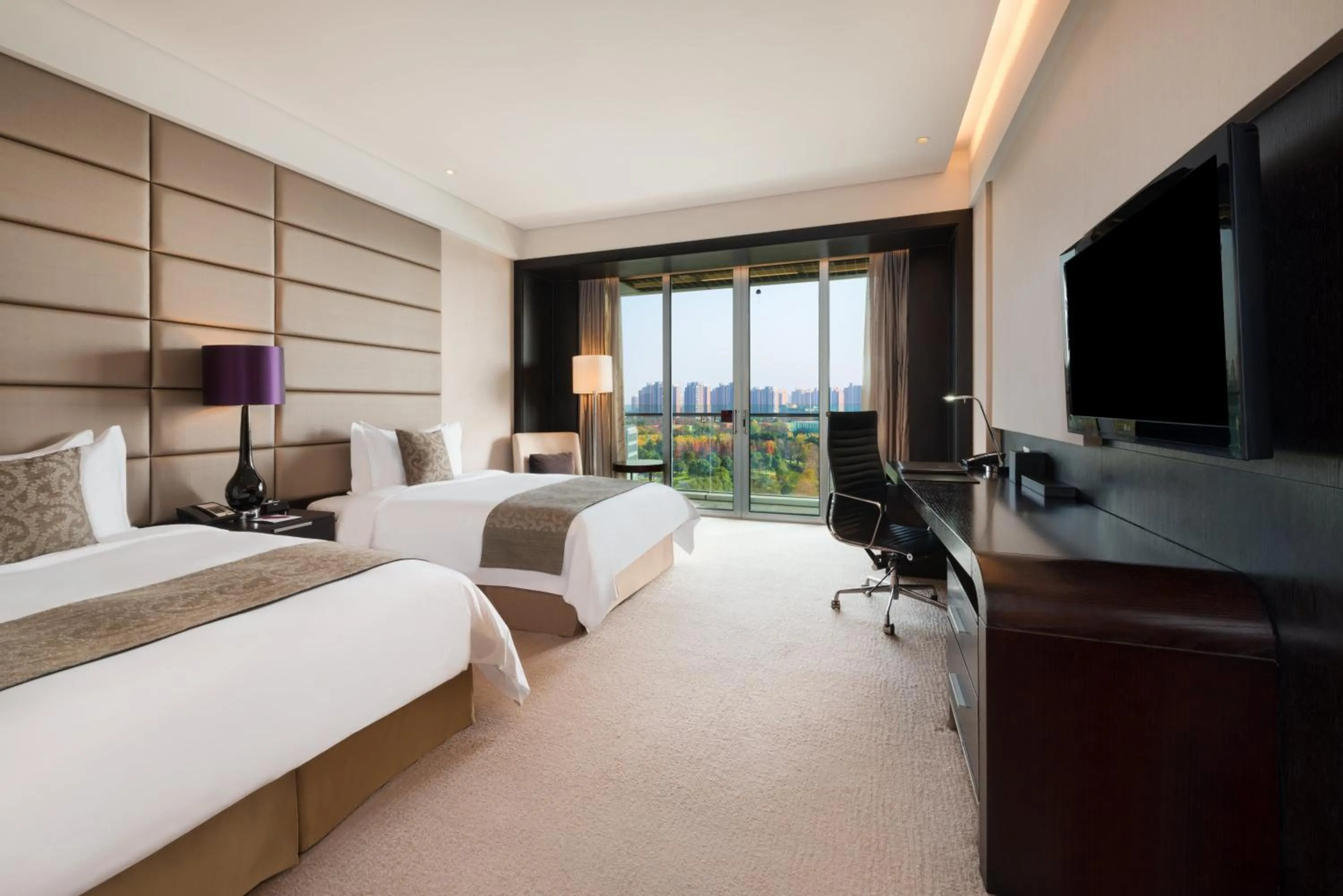 Photo of the whole room, Bed in Crowne Plaza Shanghai Xiayang Lake by IHG