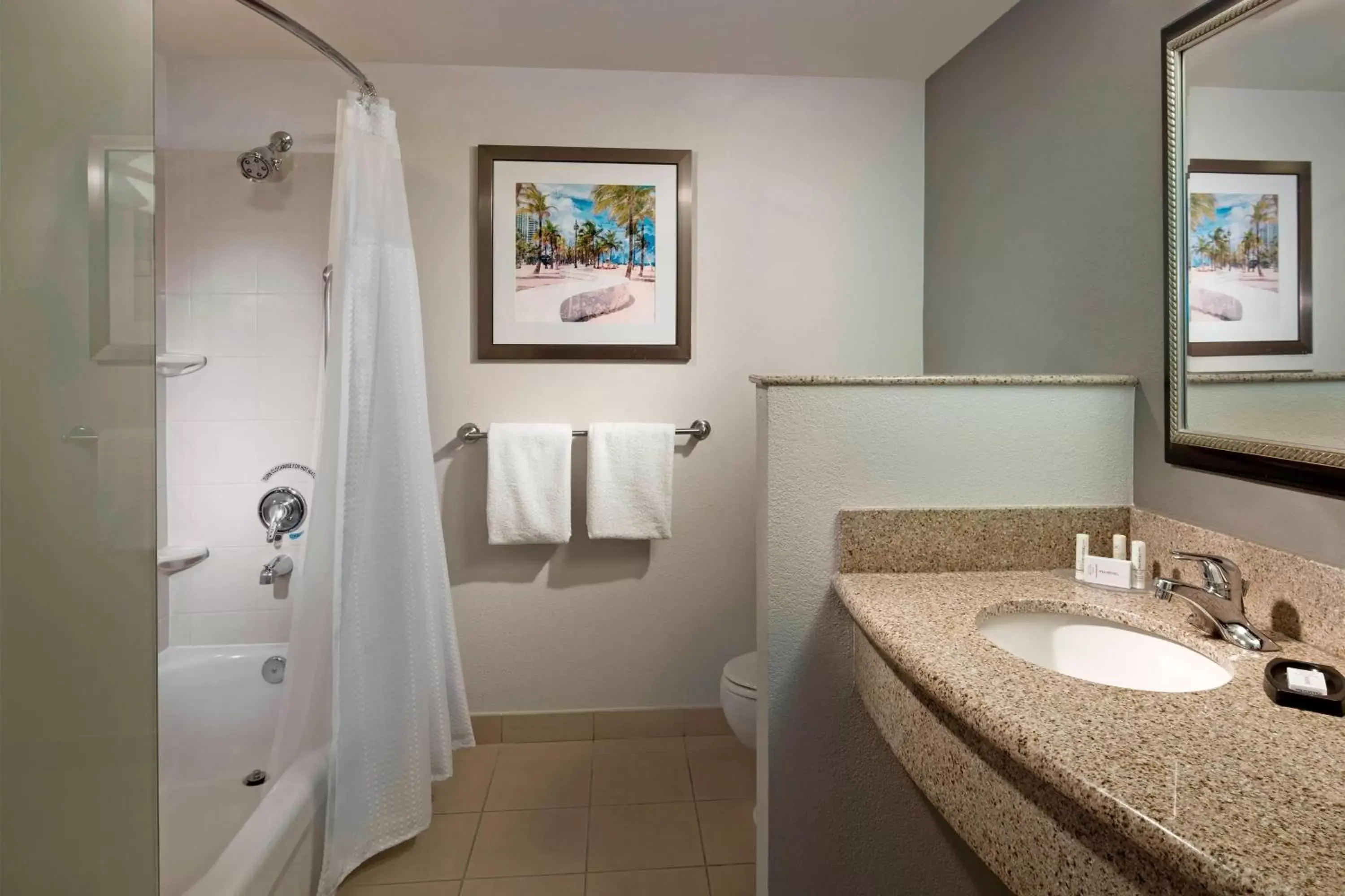 Bathroom in Courtyard by Marriott Fort Lauderdale Airport & Cruise Port