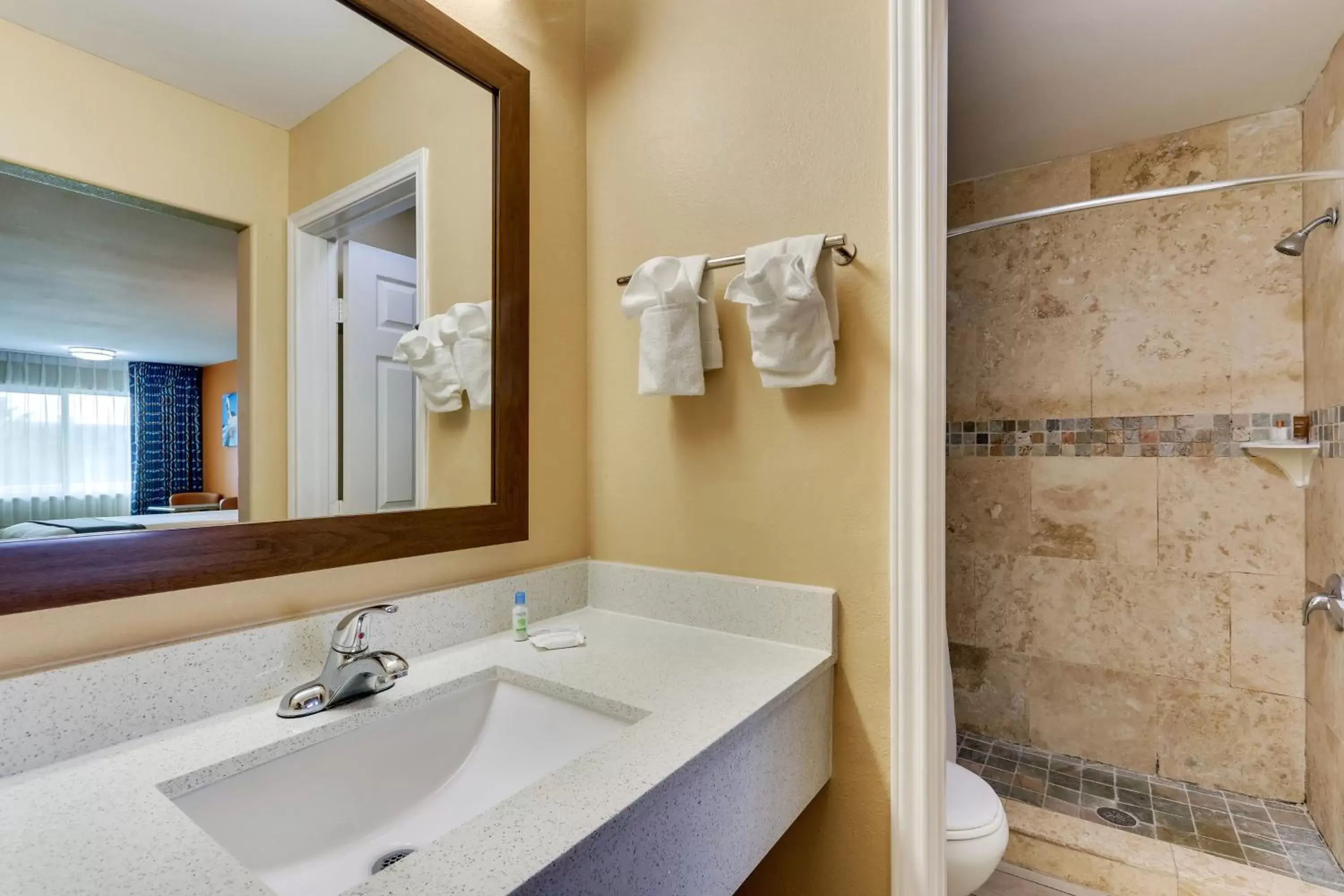 Bathroom in Captains Quarters Inn