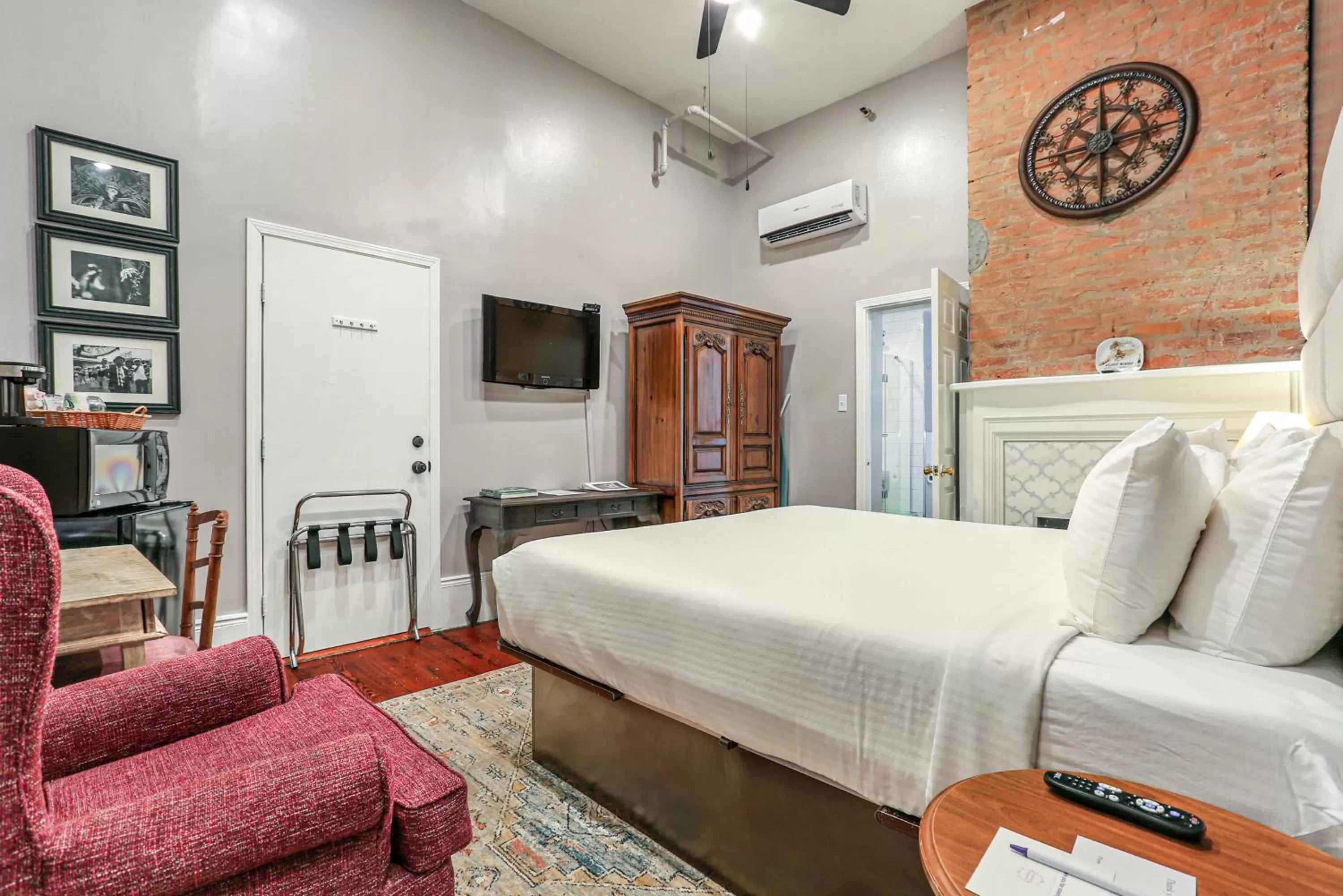 Bed in Rathbone Mansions New Orleans