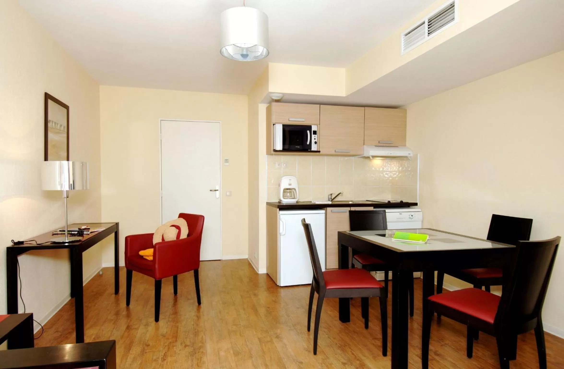 Living room in Appart Hotel Odalys City Antibes Olympe